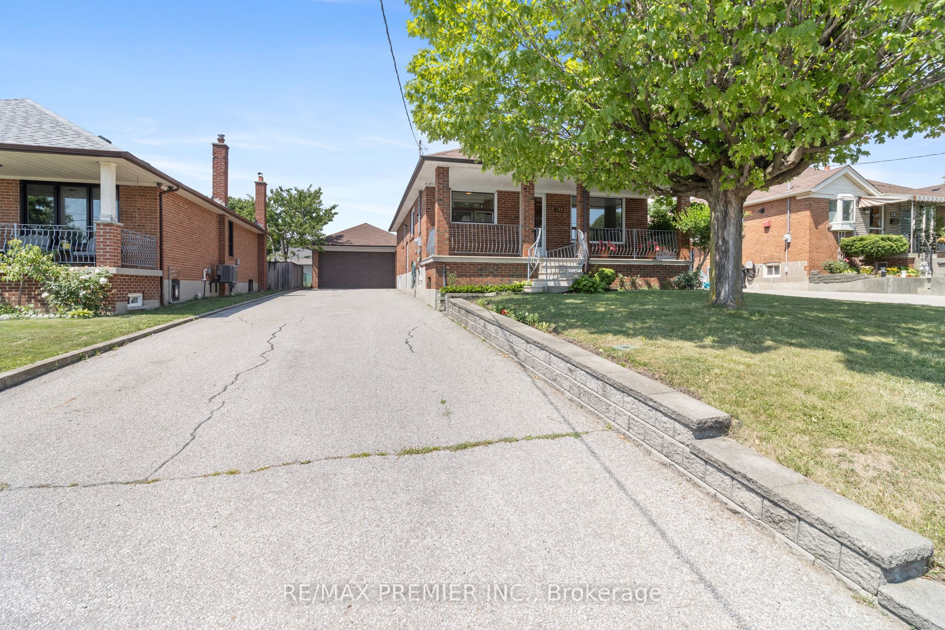 30 Forthbridge Crescent, Toronto, On M3m 2a1