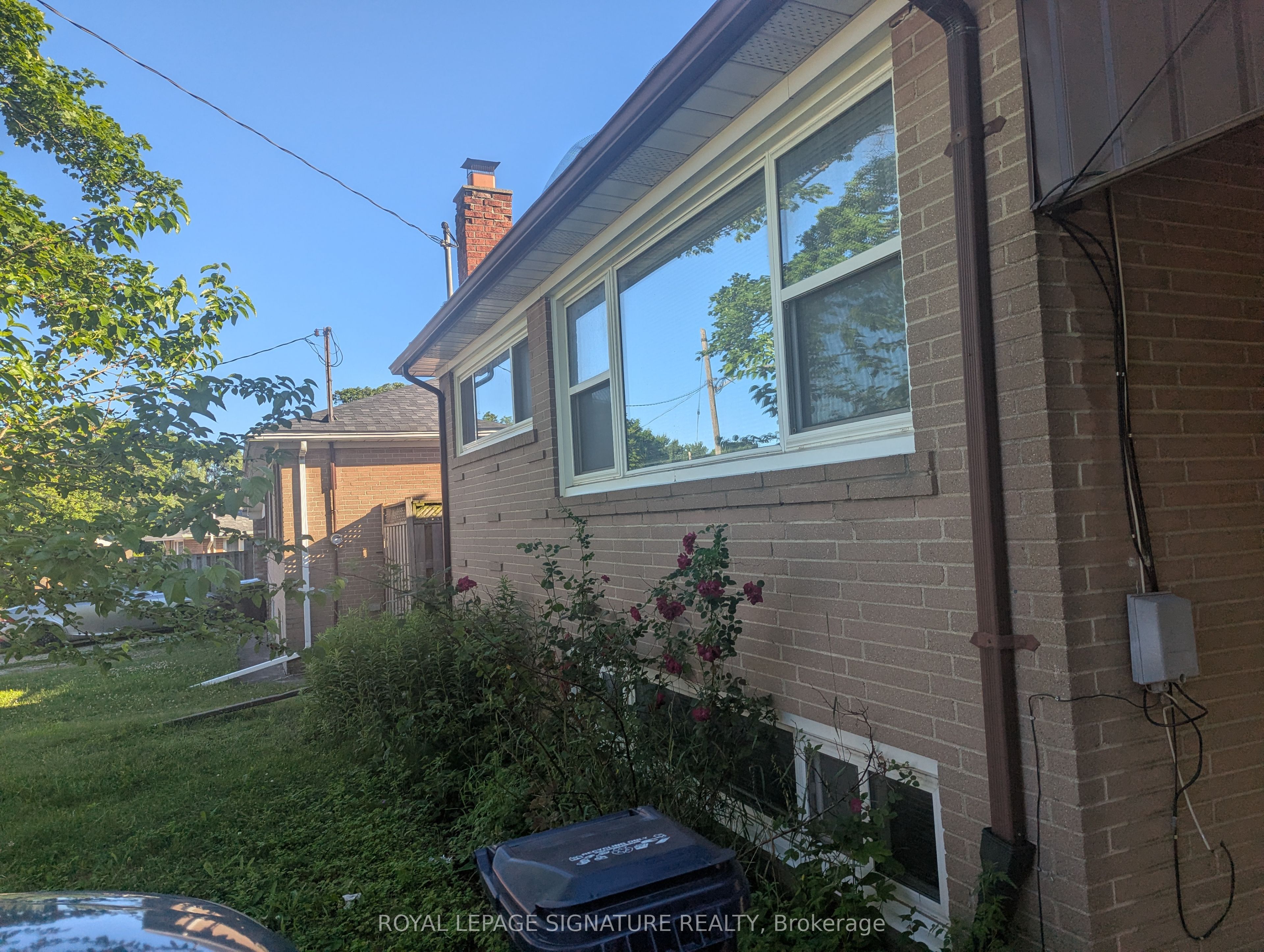 6 Heatherglen Road, Toronto, On M9w 4r1