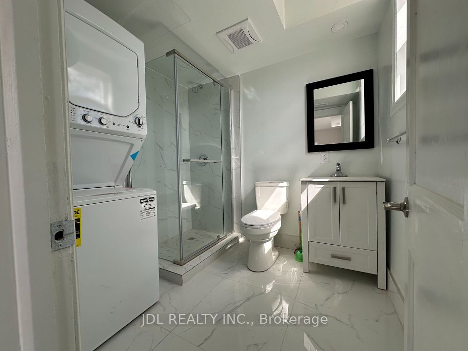 5 Sorauren Avenue 5, Toronto, On M6r 2c6