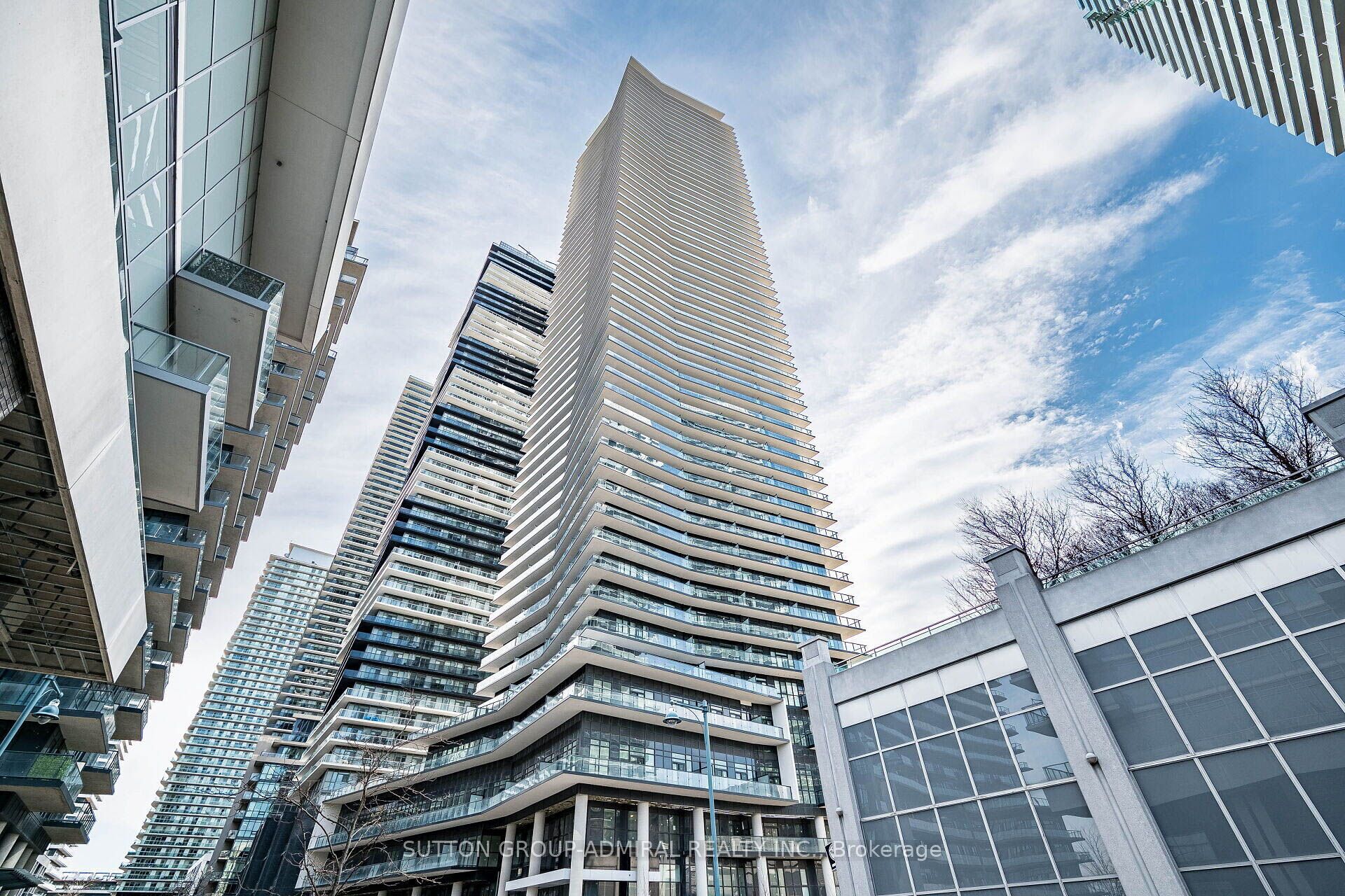 38 Annie Craig Drive 4305, Toronto, On M8v 0a8