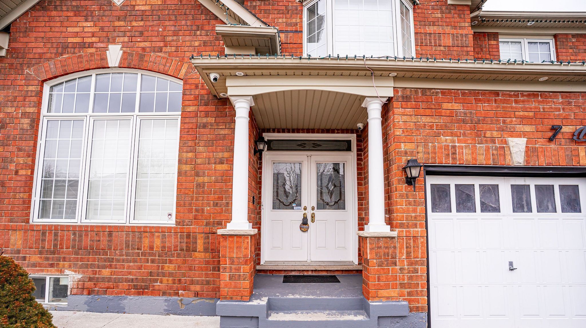 7 Bettey Road, Brampton, On L6p 1s9