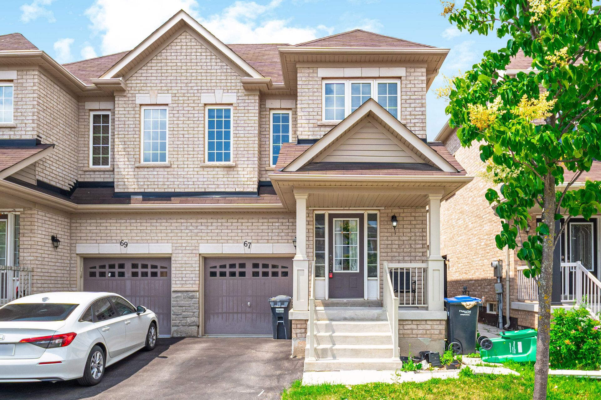 67 Yardley Crescent, Brampton, On L6x 5l7