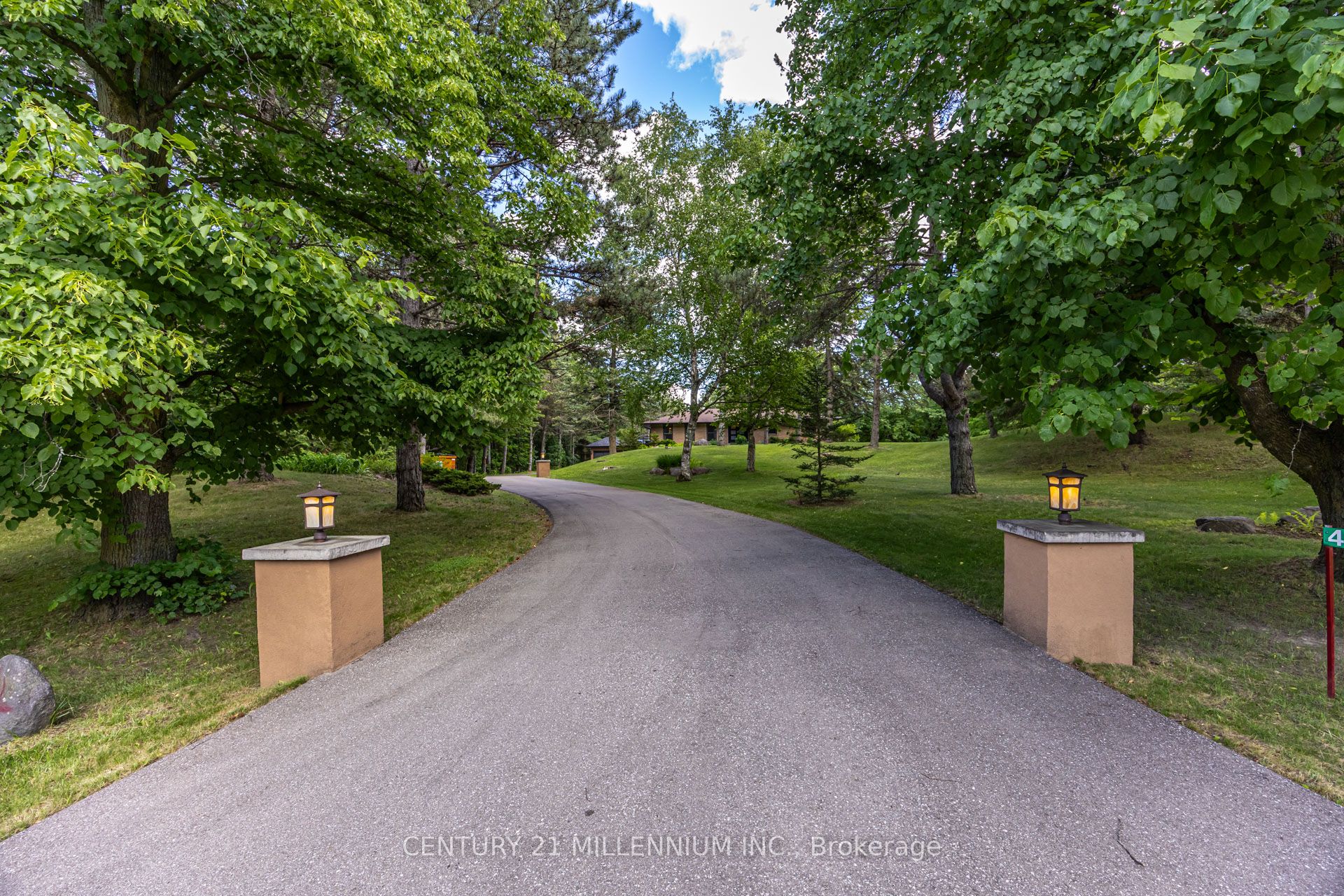 44 Gibson Lake Drive, Caledon, On L7e 4b2