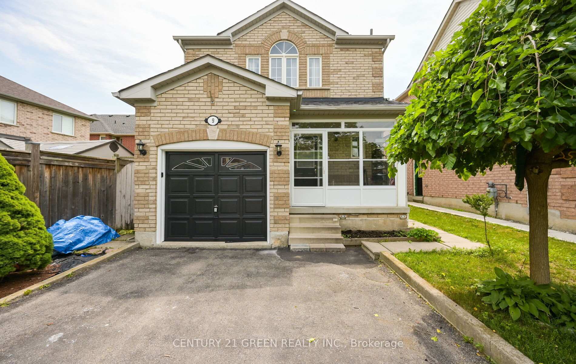9 Weatherell Drive, Brampton, On L7a 1y7