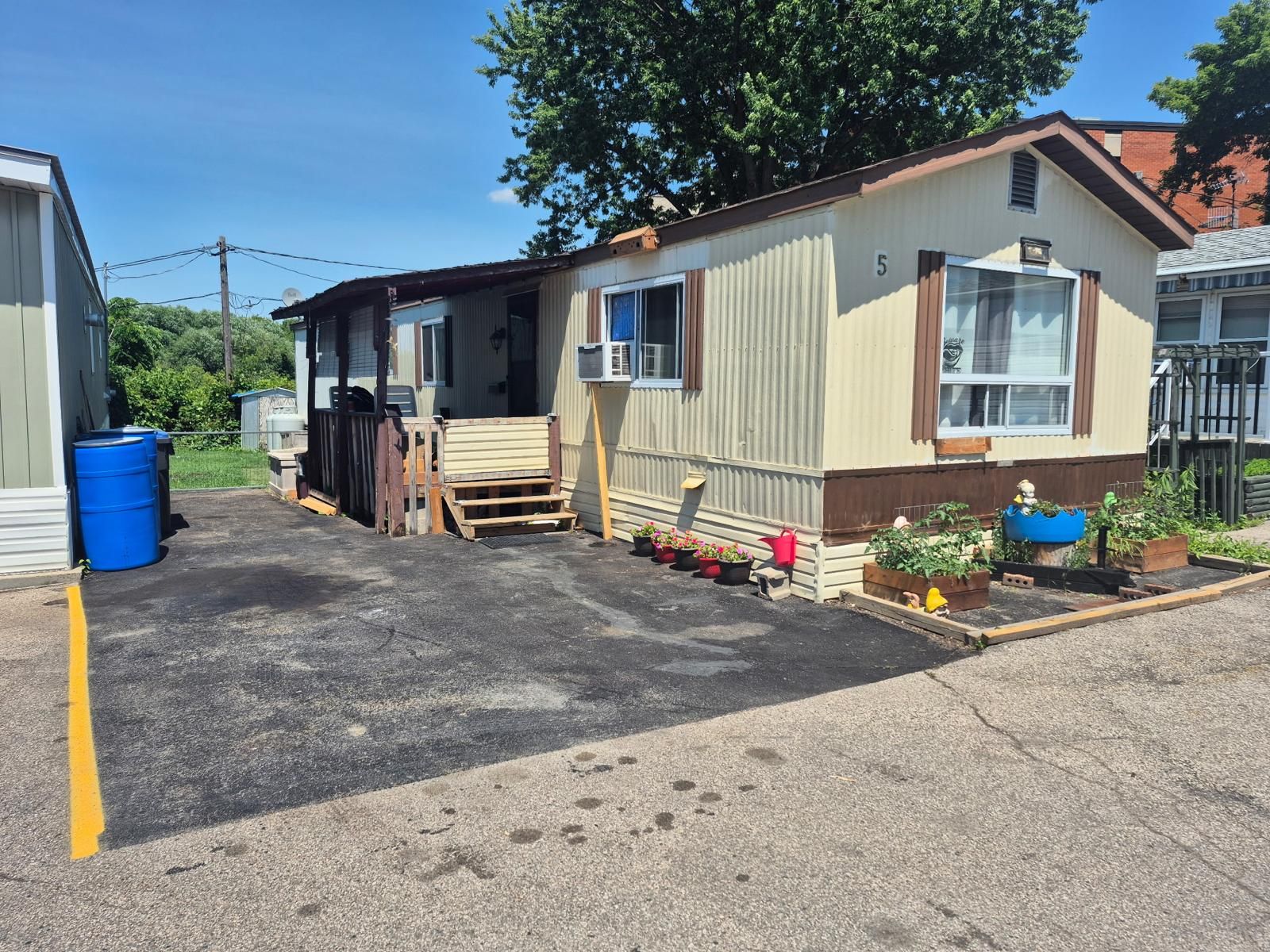 3233 Derry Road E 5, Mississauga, On L4t 1a8