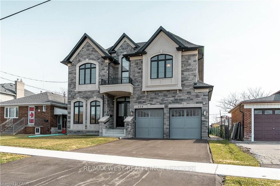 119 Jay Street, Toronto, On M6l 2m3