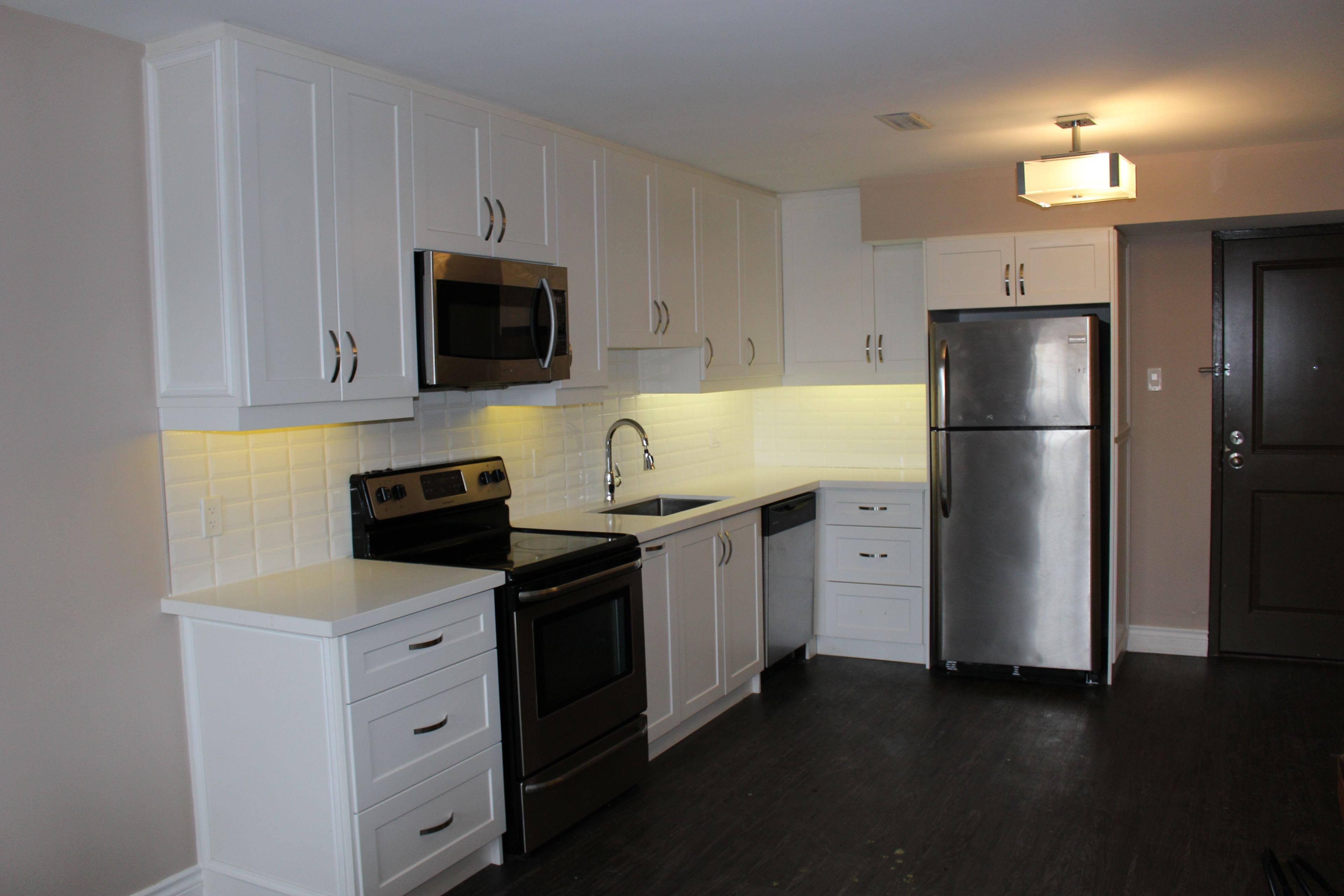 6 Brant Street 1, Mississauga, On L5g 3n8