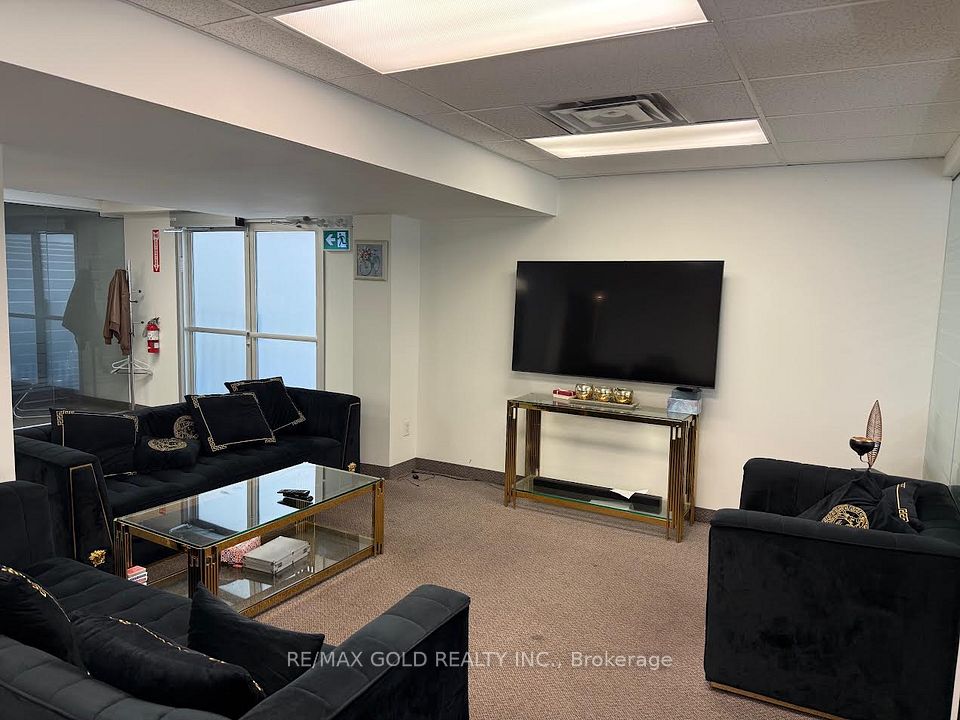 5100 Dixie Road 101(Grnd Flr, Side Door), Mississauga, On L4w 1c9