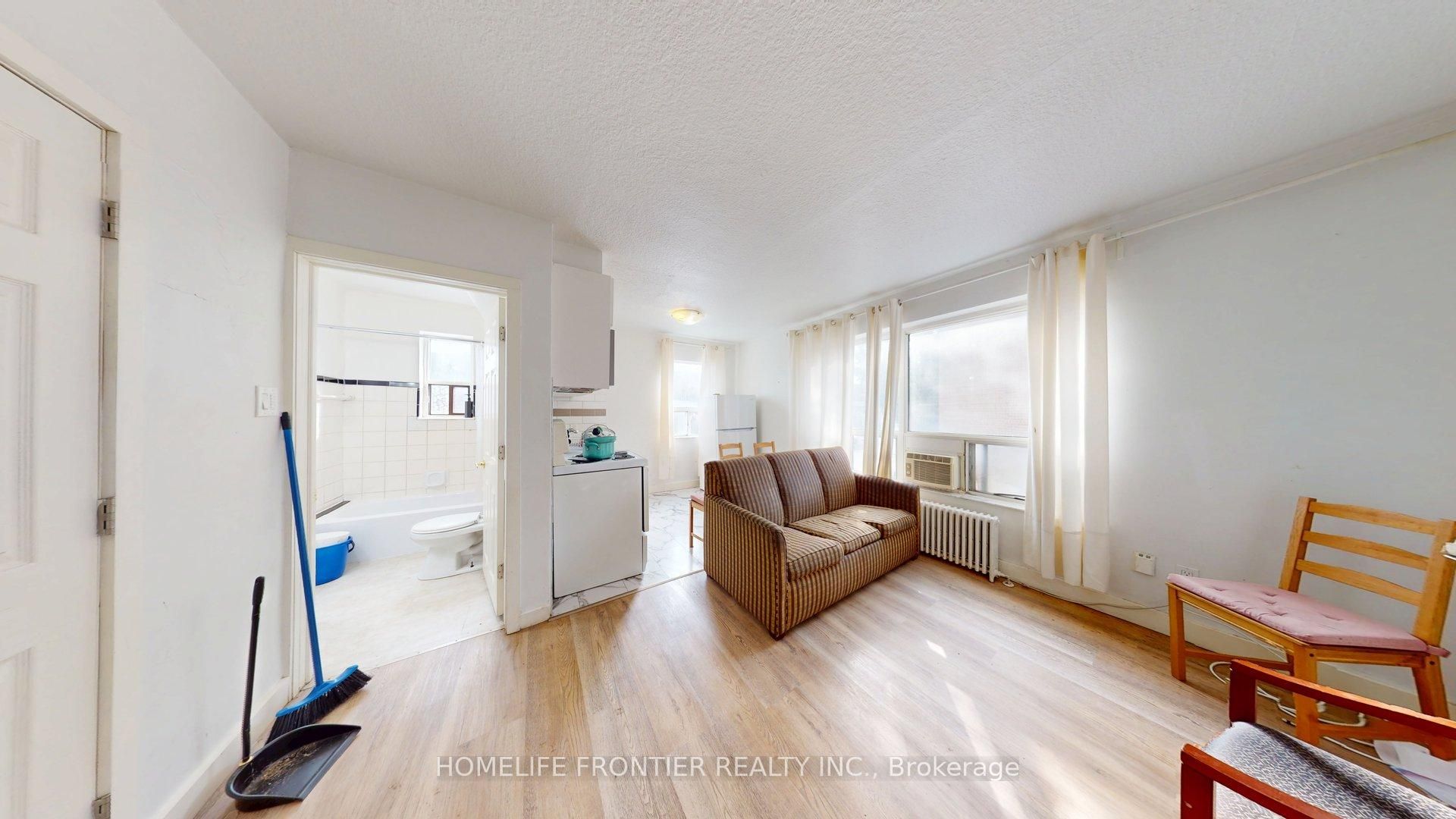 1110 Weston Road 4, Toronto, On M6n 3s4