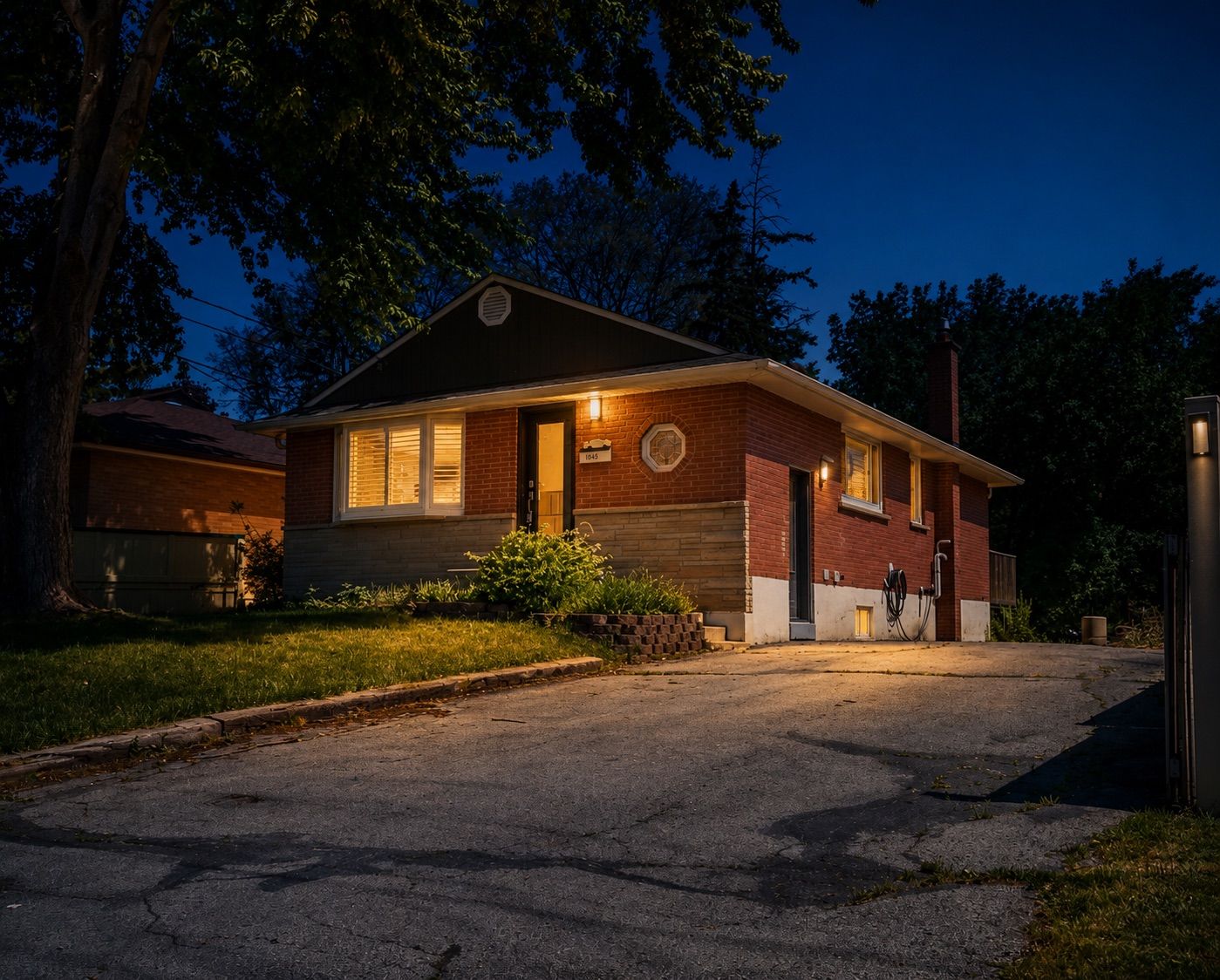1327 Royal Drive Lower, Burlington, On L7p 2g7
