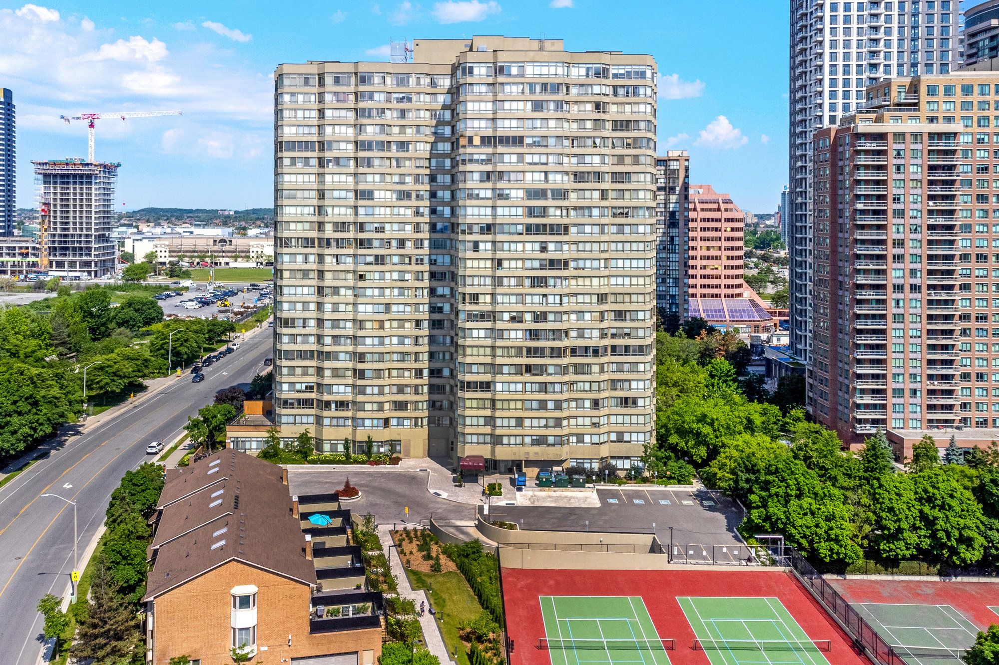 3605 Kariya Drive 304a, Mississauga, On L5b 3j4