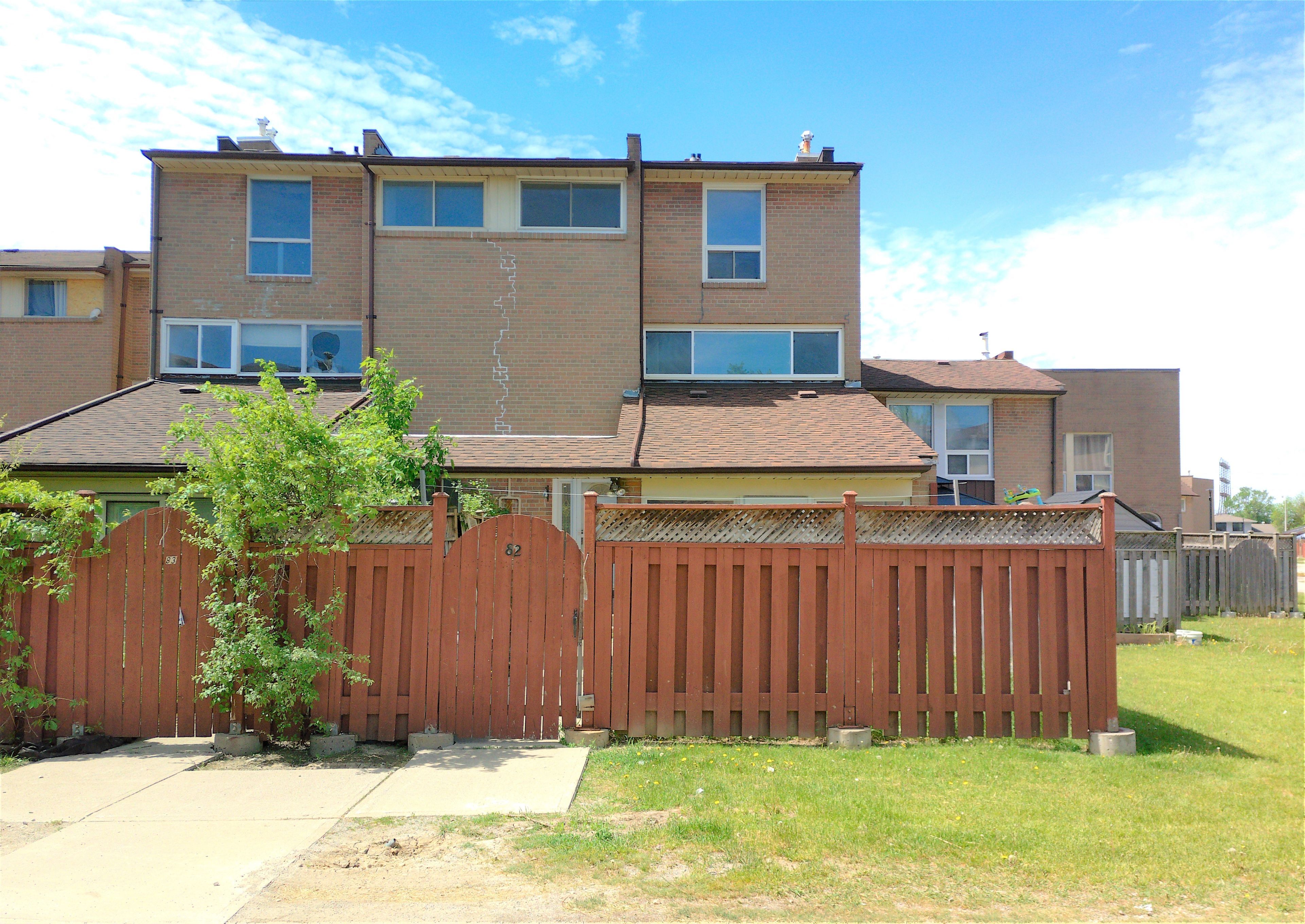 248 John Garland Boulevard 82, Toronto, On M9v 1n8