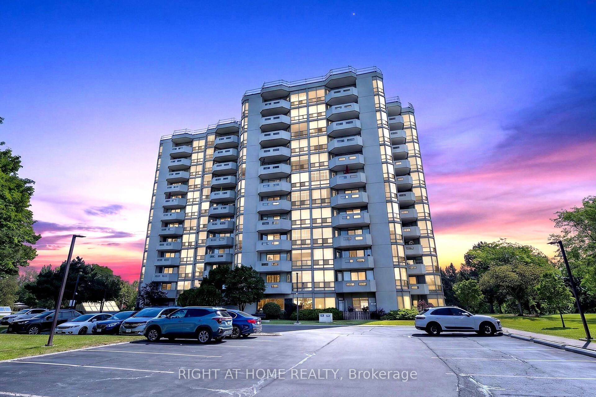 5080 Pinedale Avenue 306, Burlington, On L7l 5v7