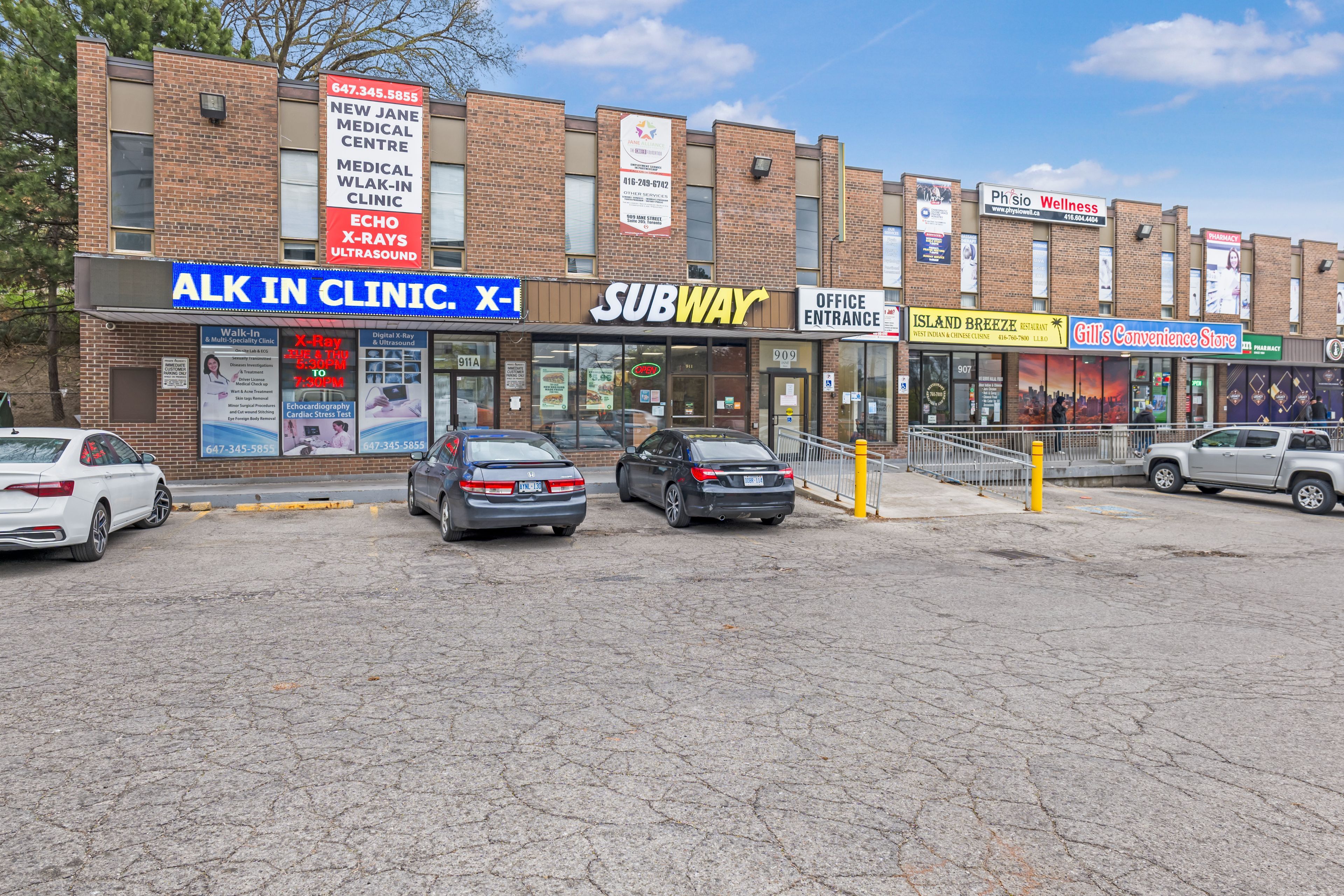 901 Jane Street 202b, Toronto, On M6n 4c6