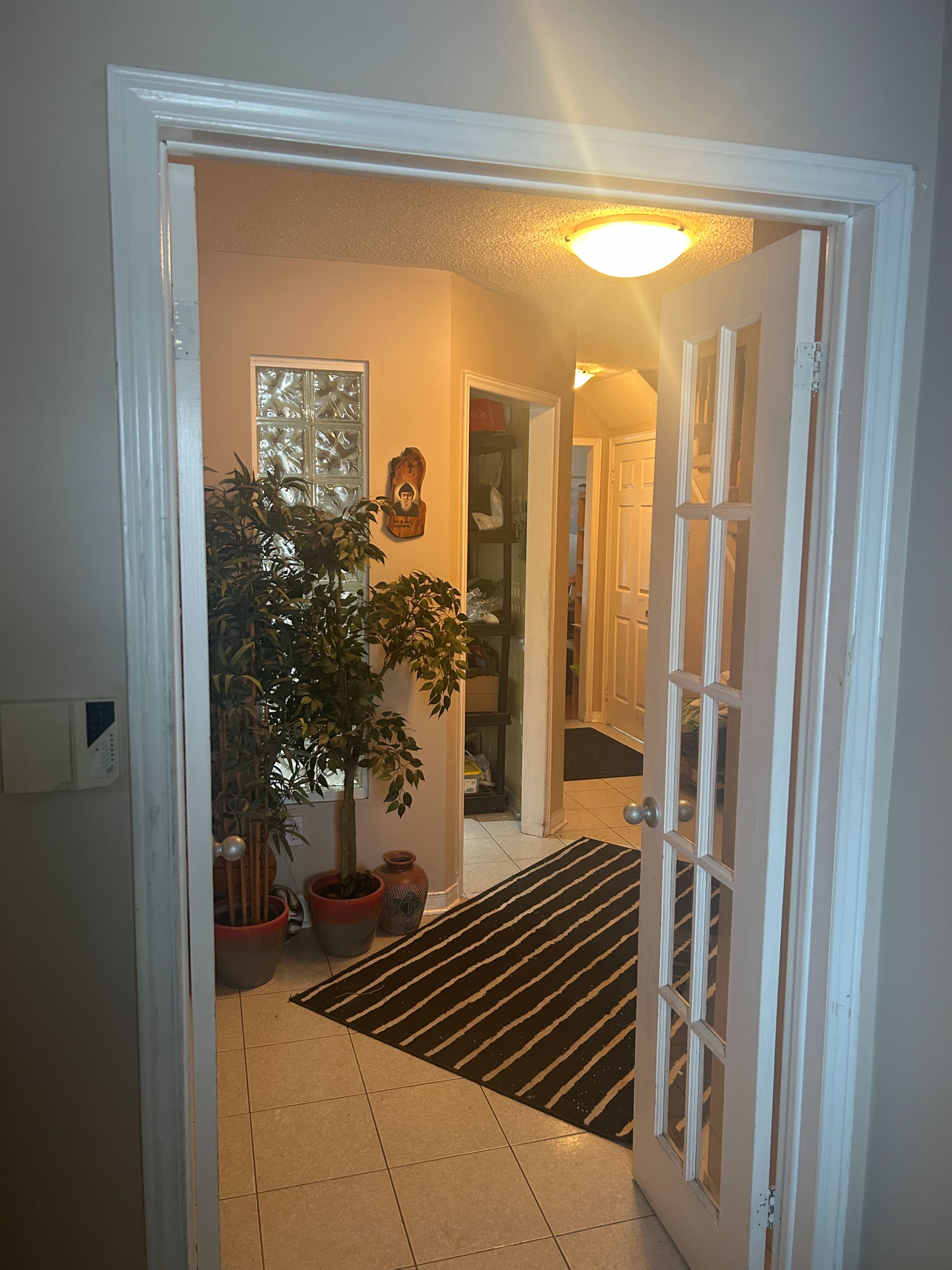 5550 Cosmic Crescent, Mississauga, On L4z 3r9