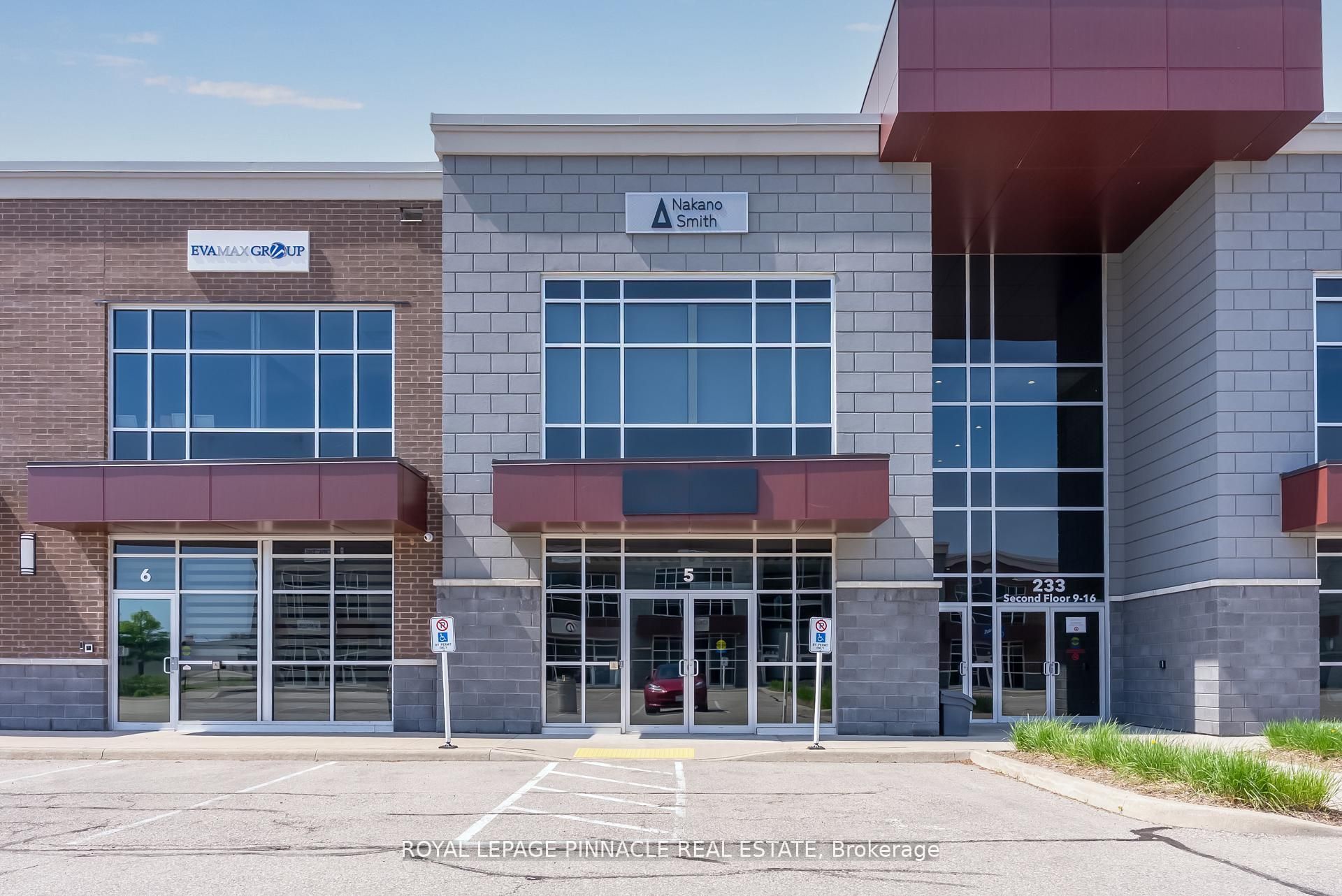 233 Speers Road 5-C, Oakville, On L6k 0j5