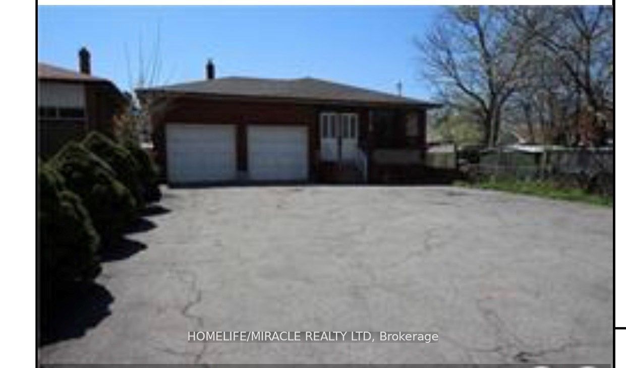 2114 Islington Avenue, Toronto, On M9p 3n9