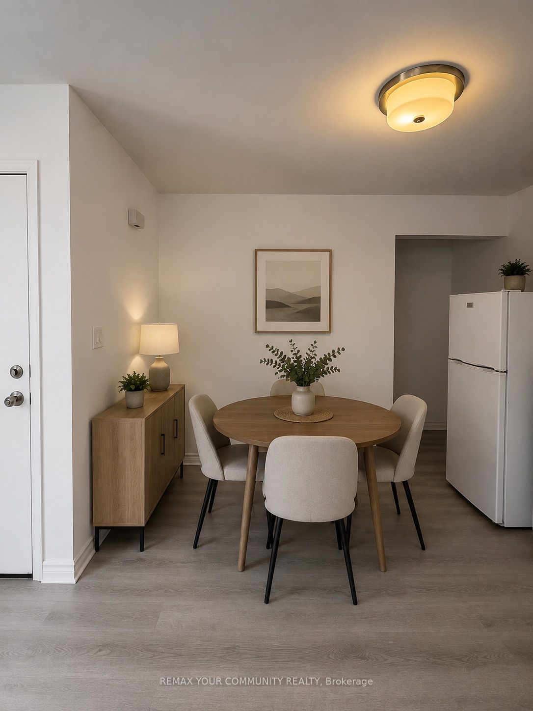 129 Morrison Avenue 2nd Floor, Toronto, On M6e 1m5