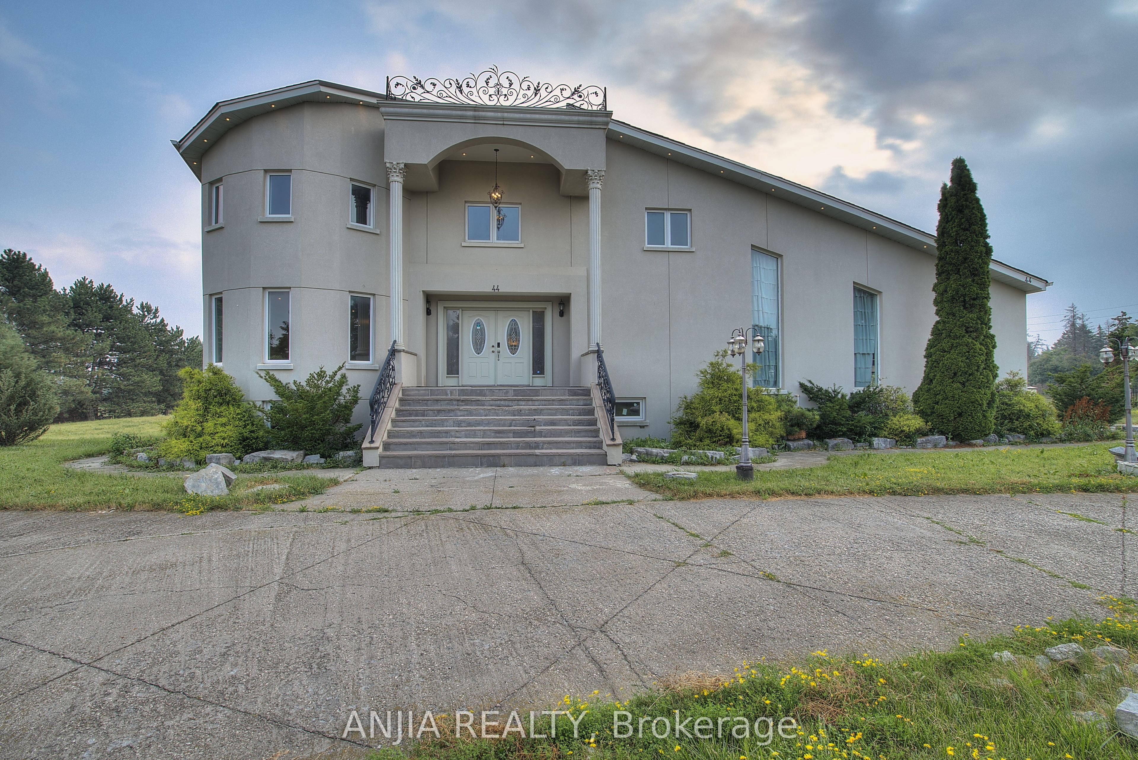 44 Bellini Avenue, Brampton, On L6p 0e2