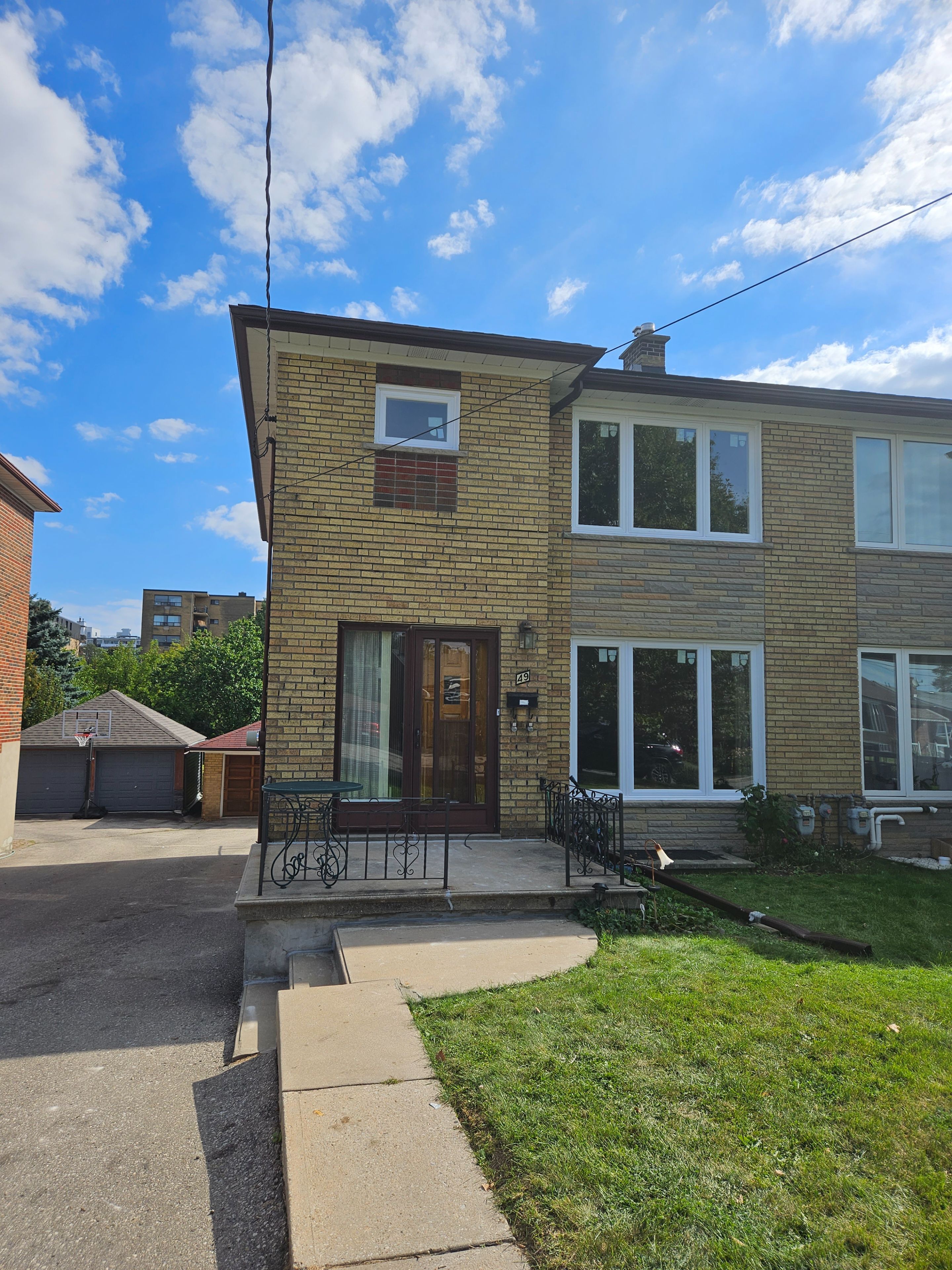 49 Gotham Court Unit 1, Toronto, On M6m 2w9