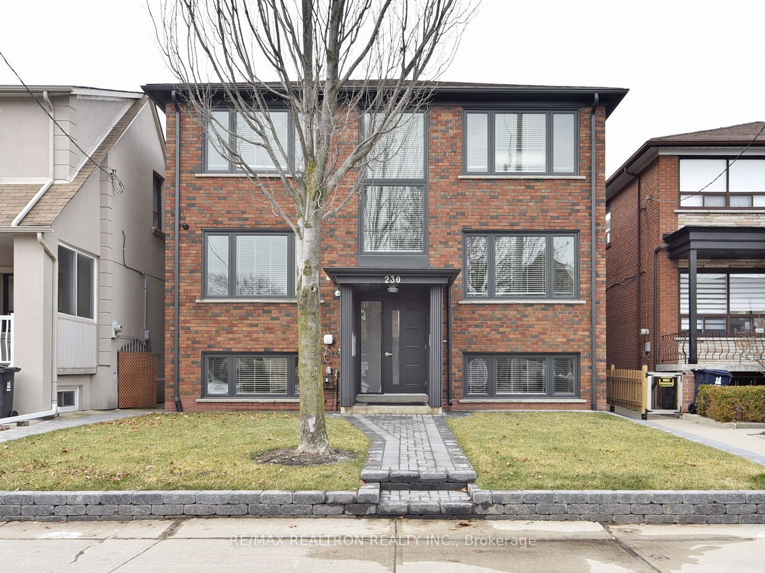 230 Boon Avenue 2, Toronto, On M6e 3z8