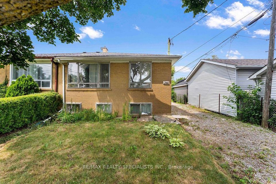 122 Cordella Avenue, Toronto, On M6n 2j9