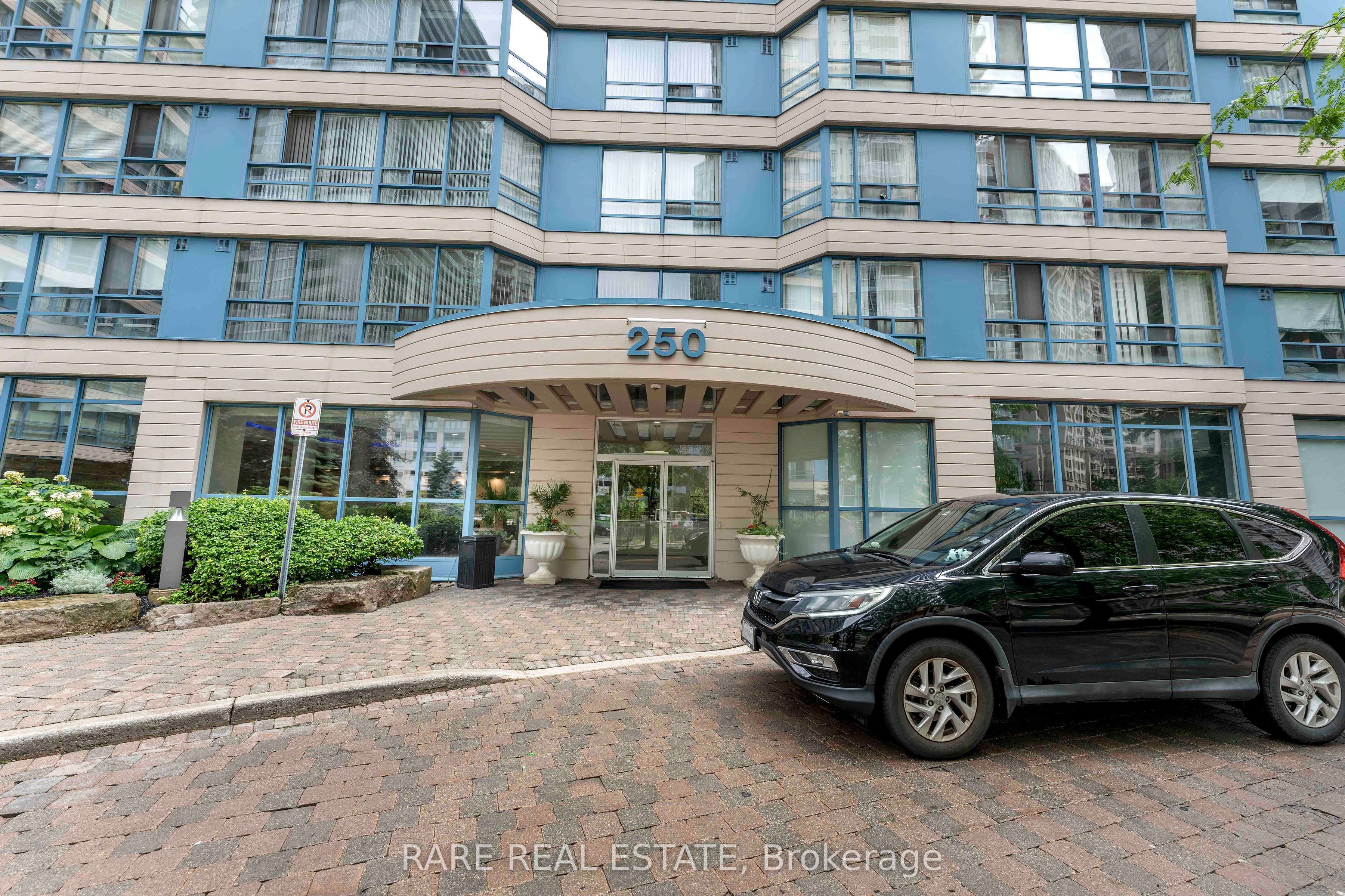 250 Webb Drive 513, Mississauga, On L5b 3z4