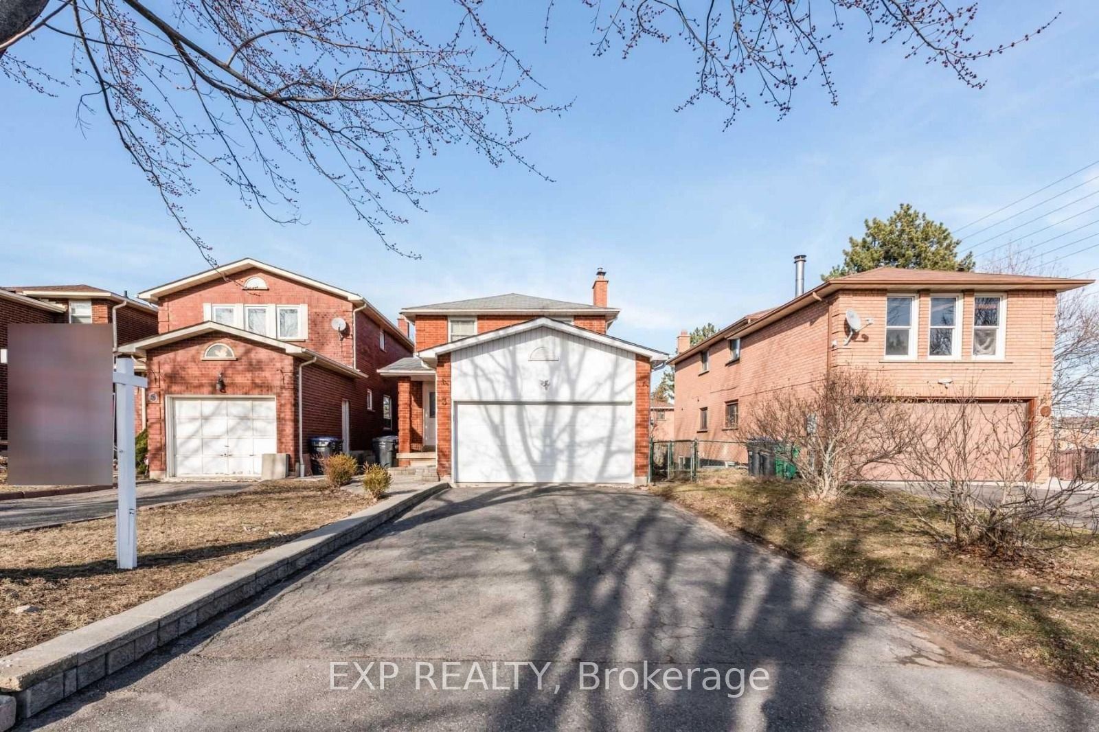 3 Shenstone Avenue, Brampton, On L6z 2y6
