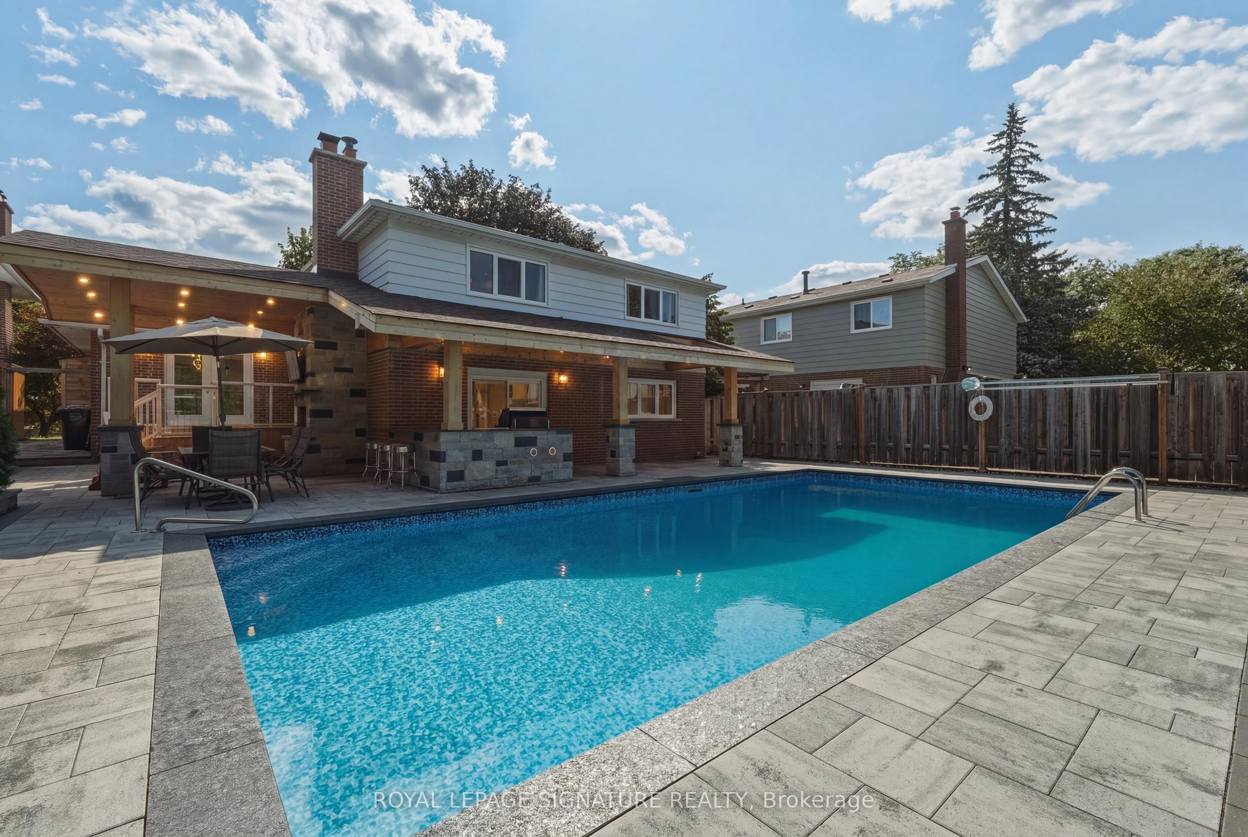 1843 Stonepath Crescent, Mississauga, On L4x 1y1