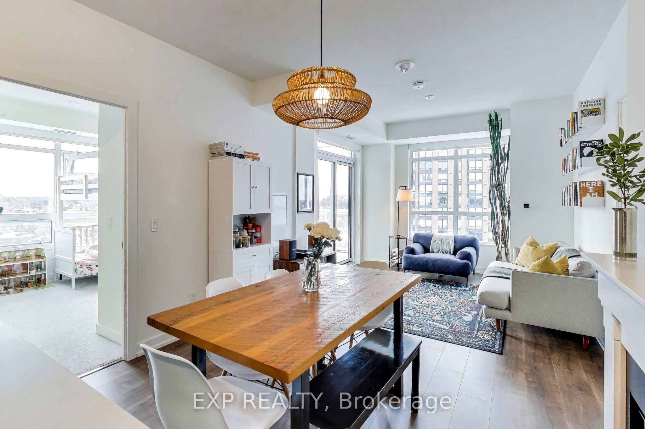 10 Wilby Crescent 1106, Toronto, On M9n 0b6