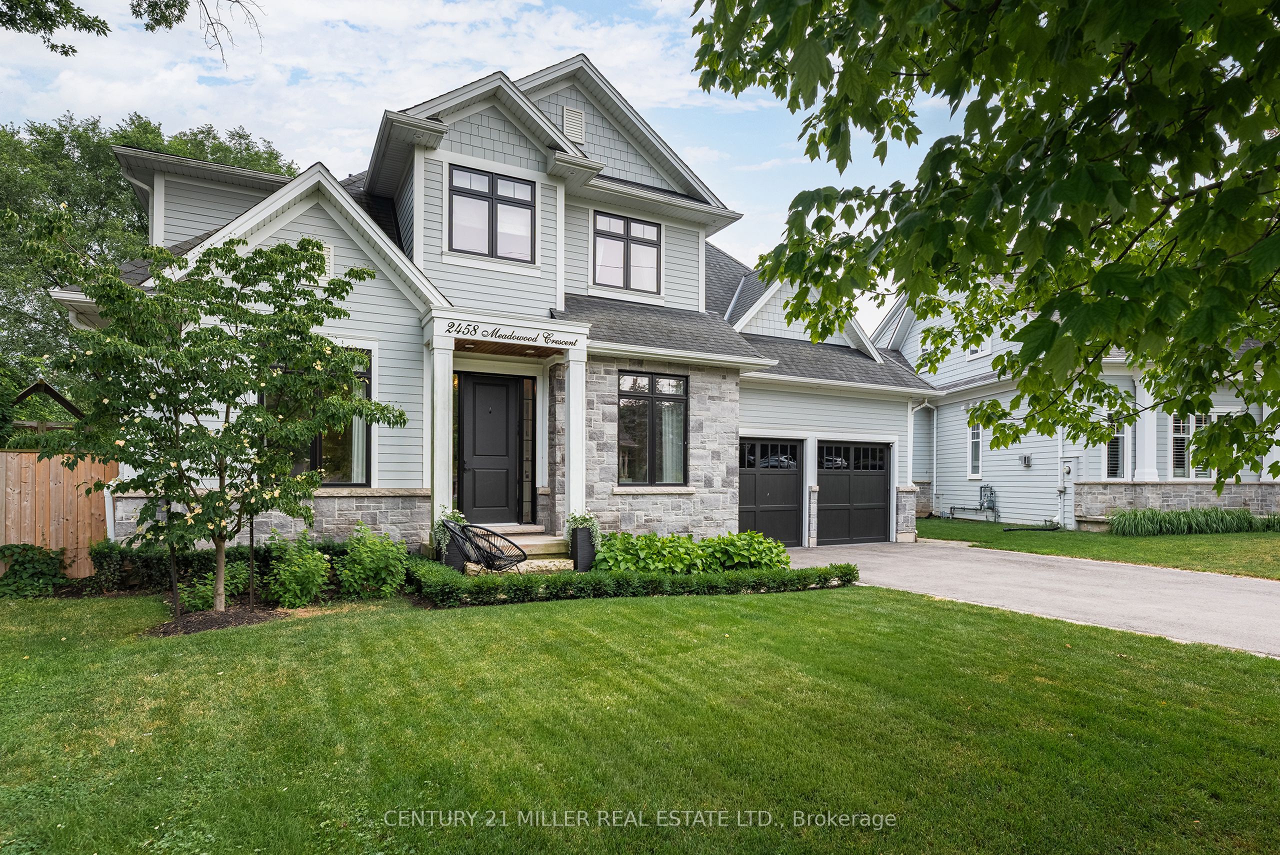 2458 Meadowood Crescent, Oakville, On L6l 1v6