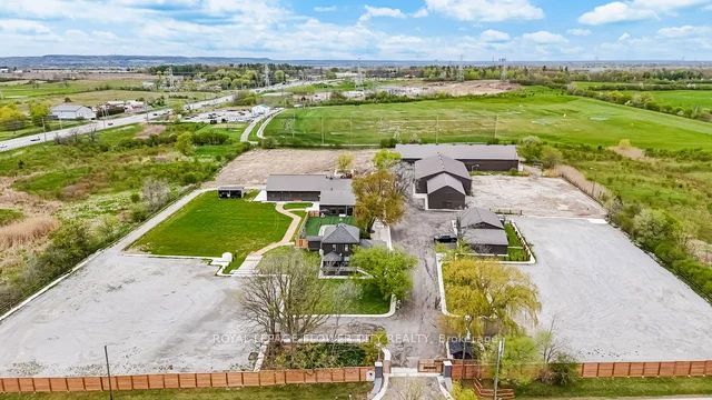 2483 Burnhamthorpe Road, Oakville, On L6m 4h1