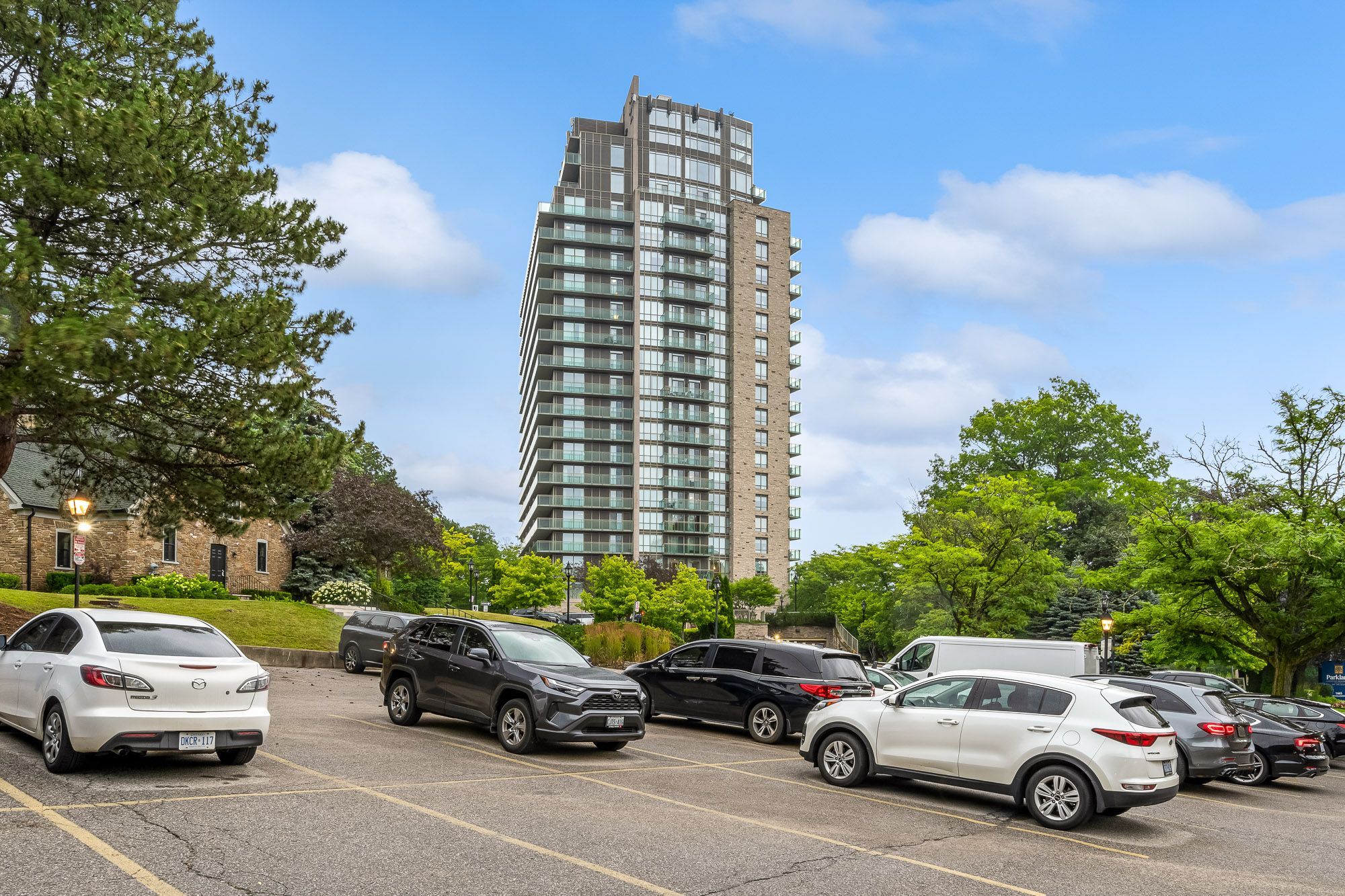 1665 The Collegeway 2002, Mississauga, On L5l 0a9