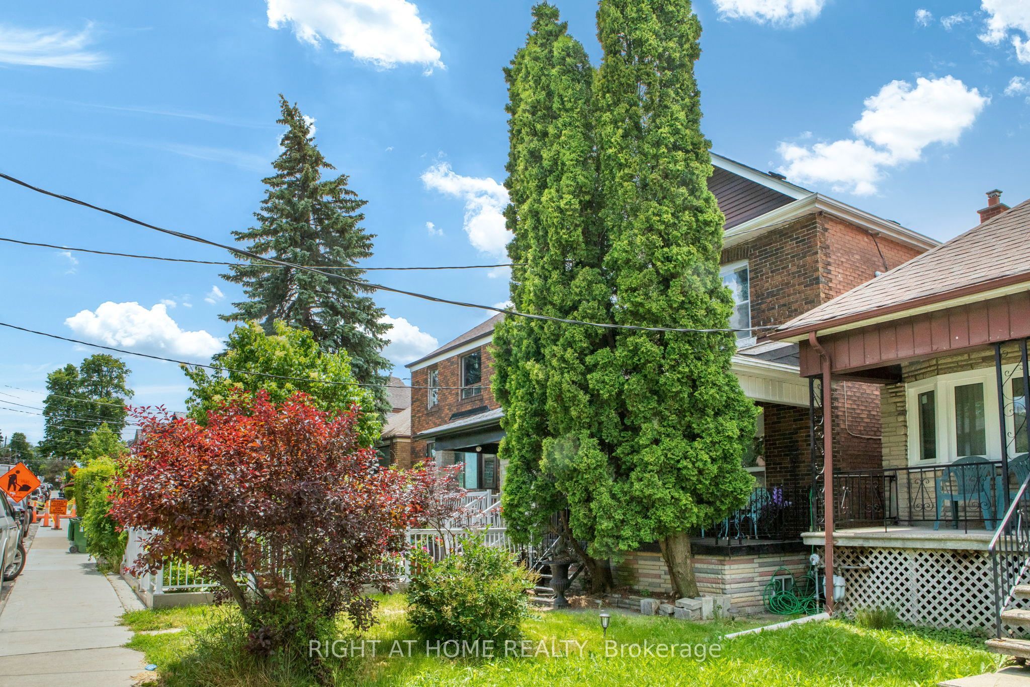 290 Mcroberts Avenue, Toronto, On M6e 4p7