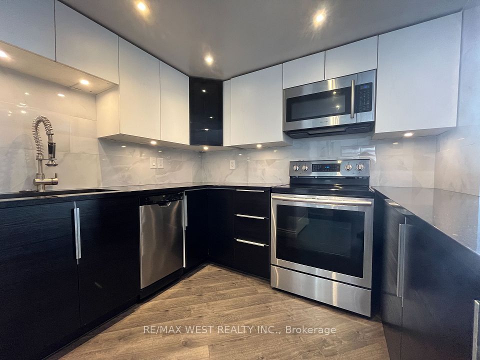 300 Webb Drive 1007, Mississauga, On L5b 3w3