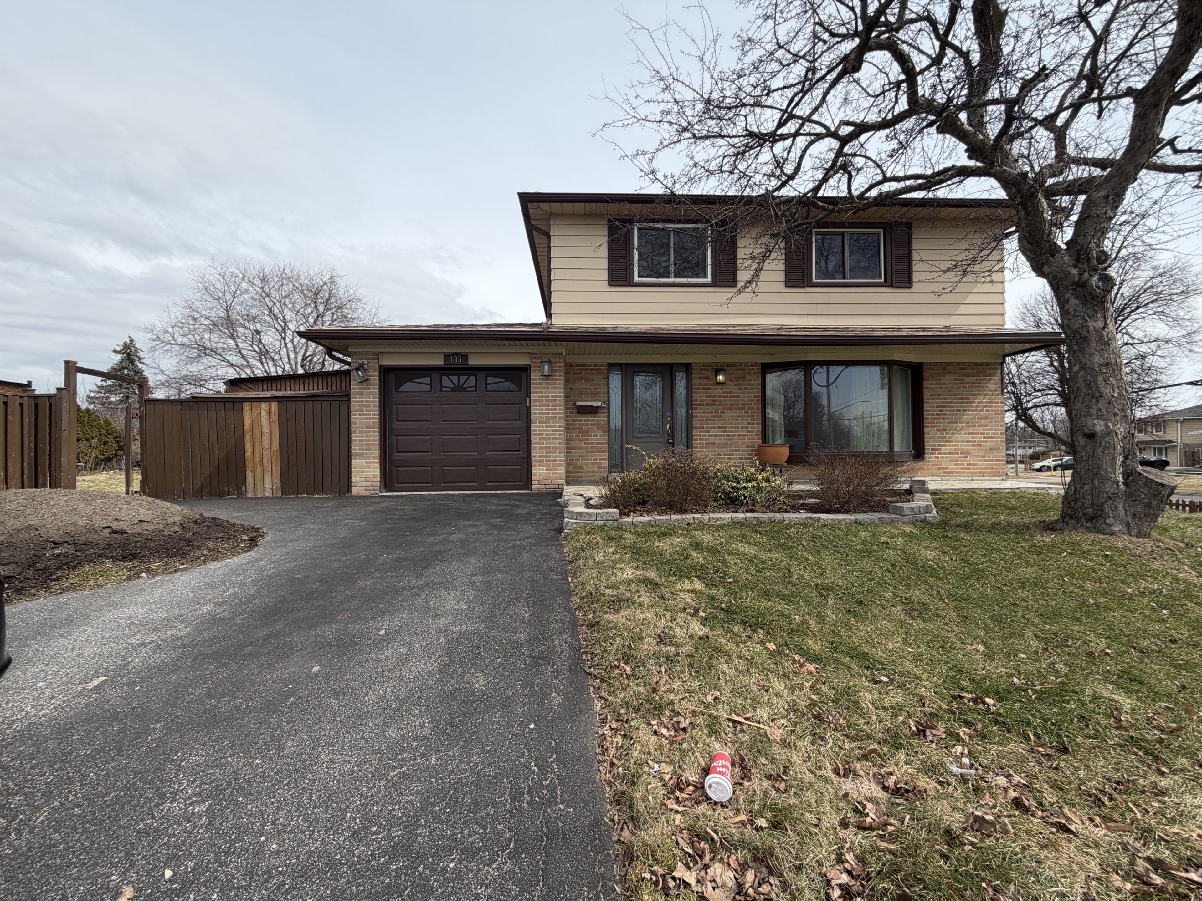135 Mountainview Road S, Halton Hills, On L7g 4k2