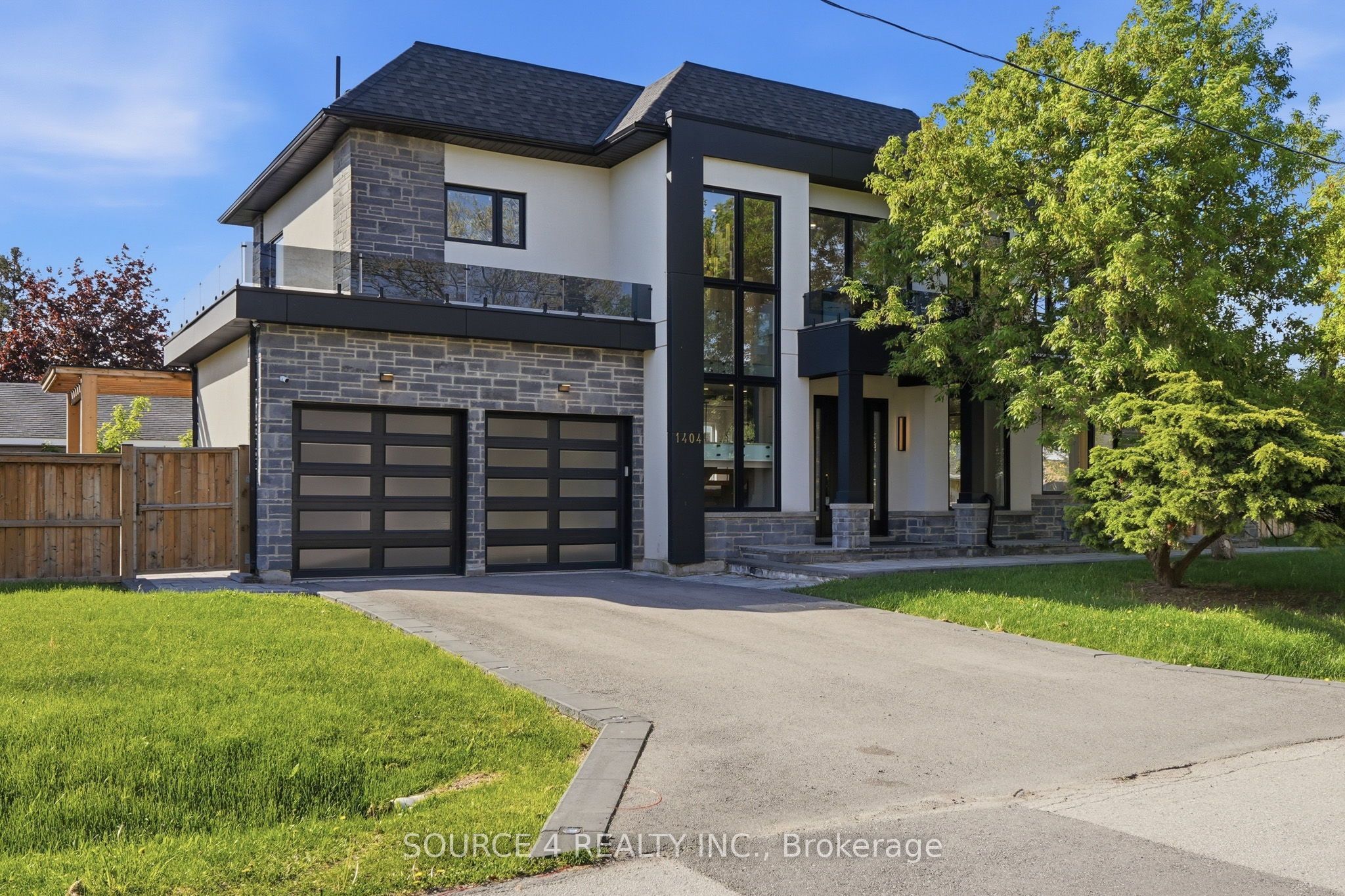 1404 Wren Avenue, Oakville, On L6l 2v6