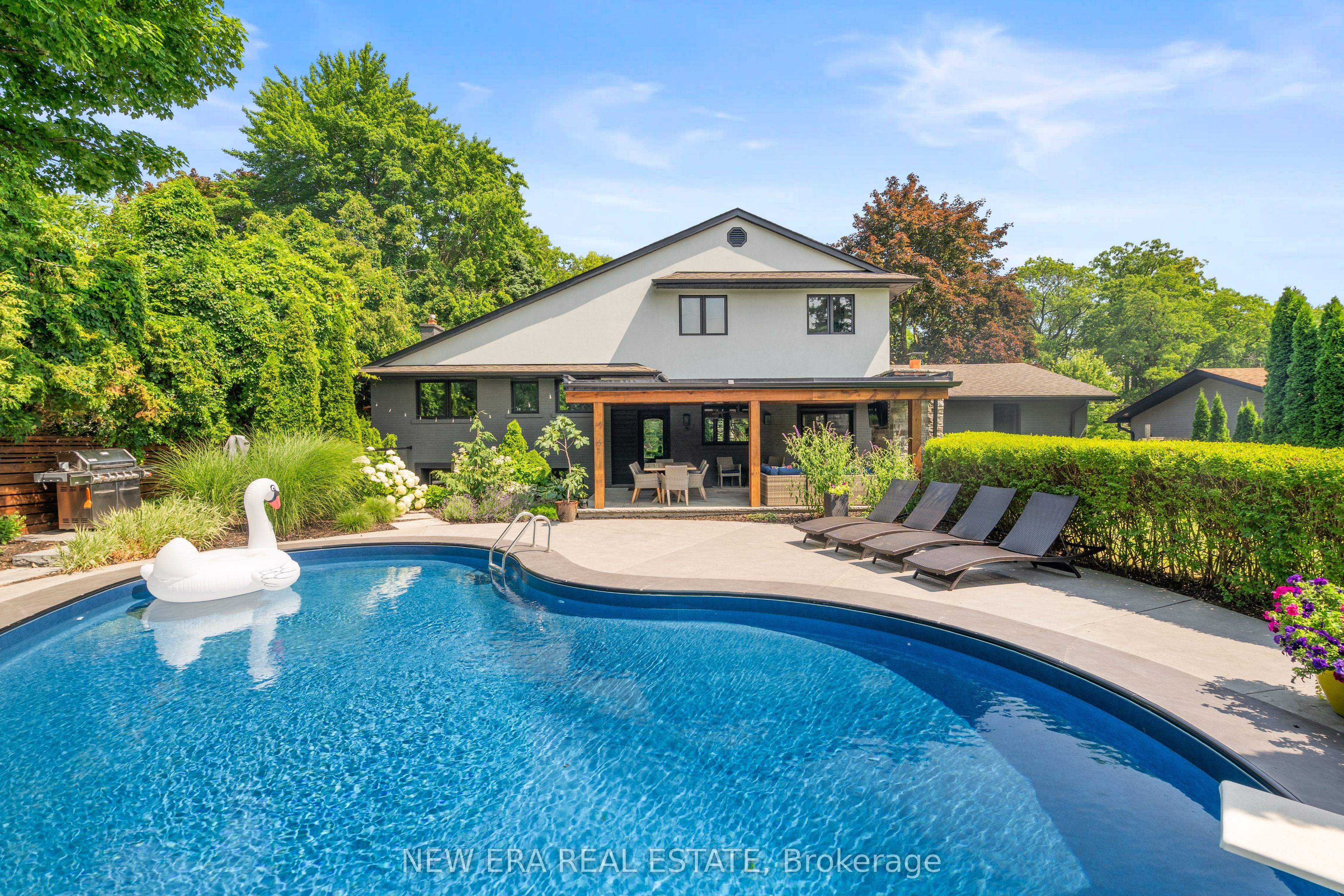 261 Pinetree Way, Mississauga, On L5g 2r4
