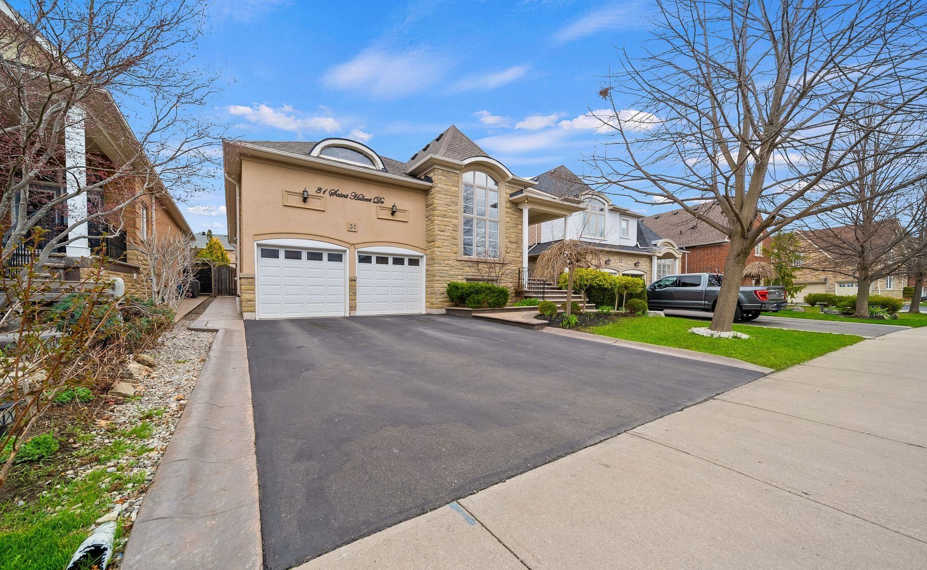 31 Saint Hubert Drive, Brampton, On L6p 1w1