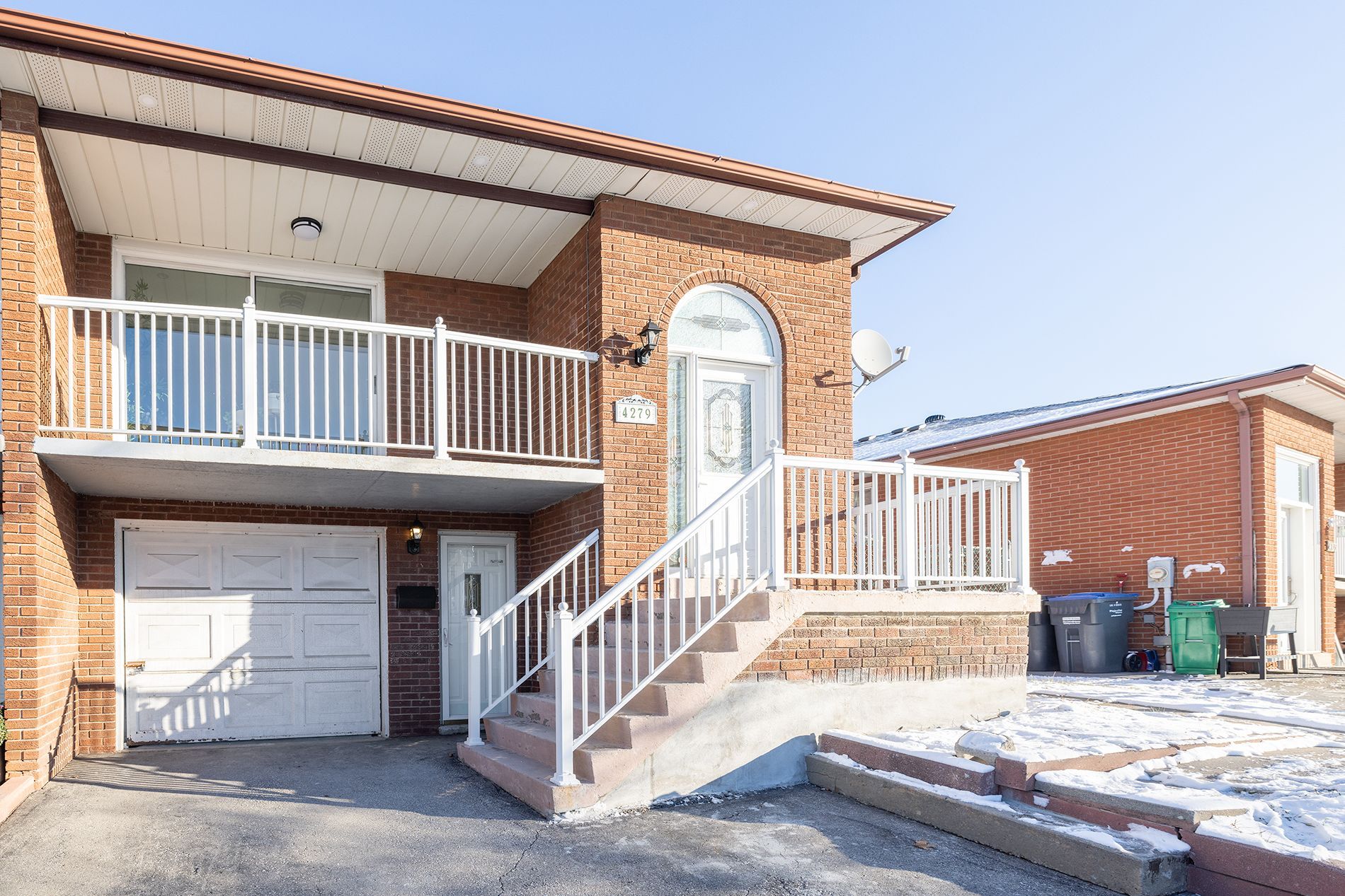 4279 Woodington Drive, Mississauga, On L4z 1m1