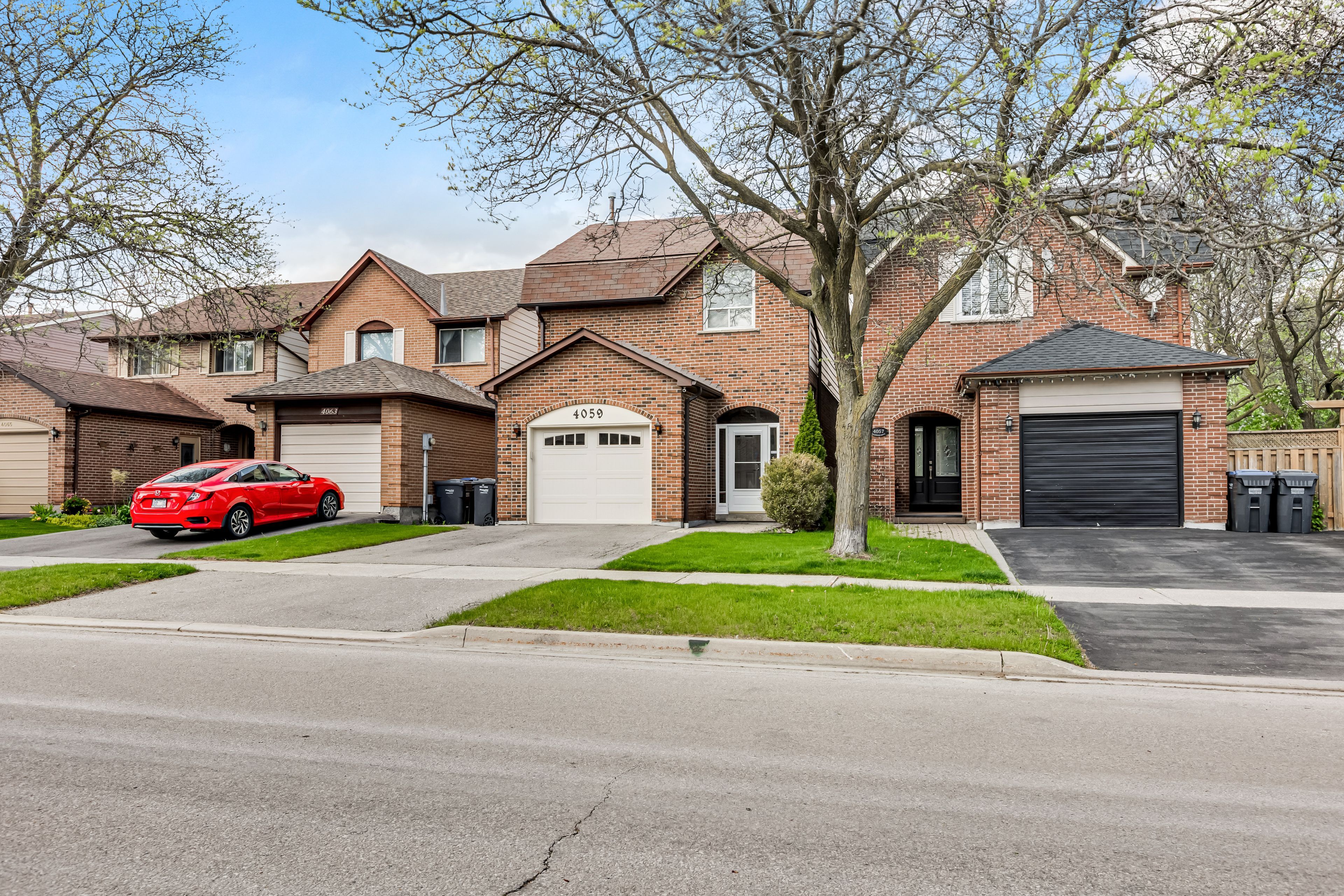 4059 Teakwood Drive, Mississauga, On L5c 3l3
