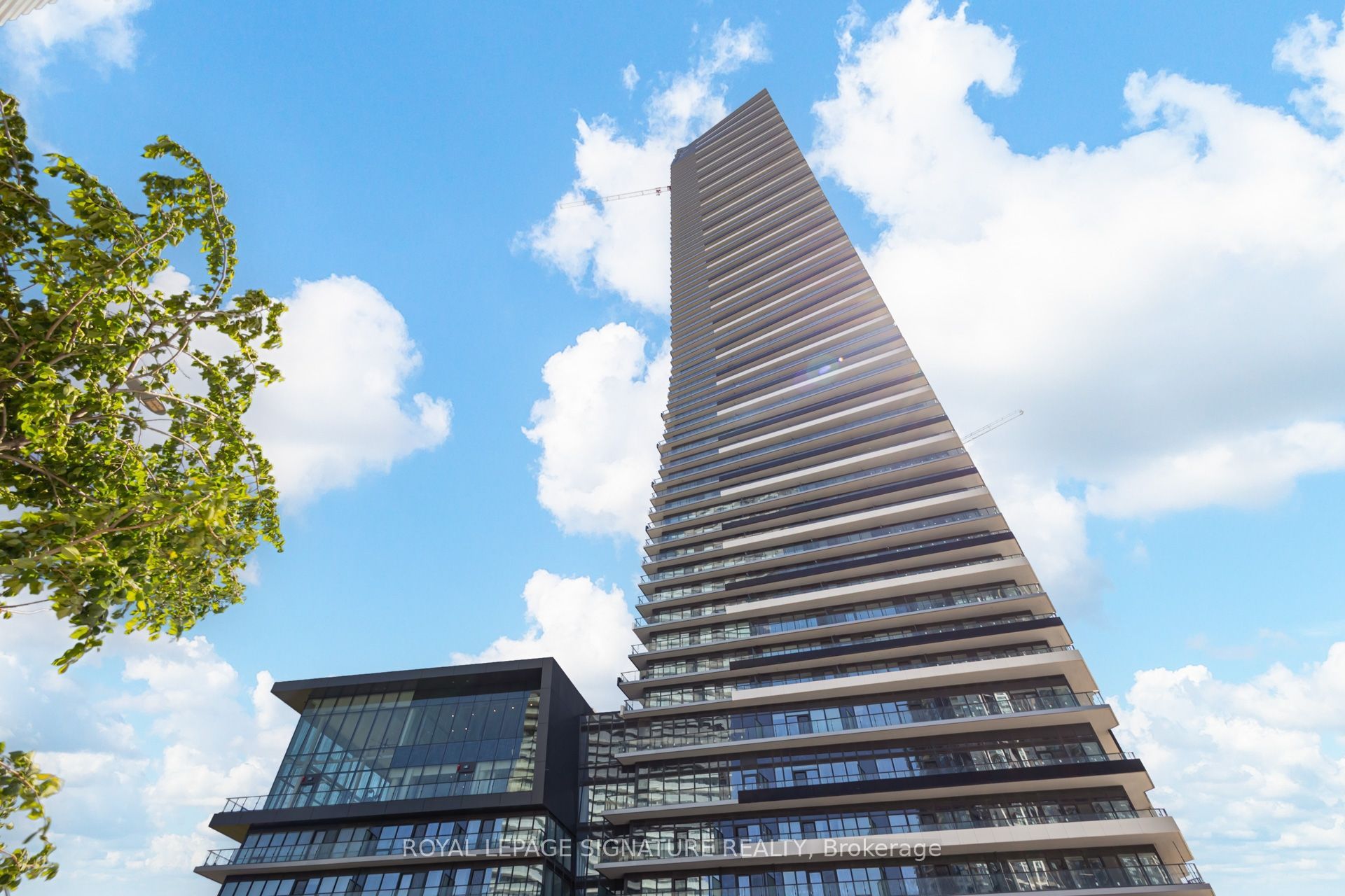 448 Burnhamthorpe Road W 4601, Mississauga, On L5b 0r4