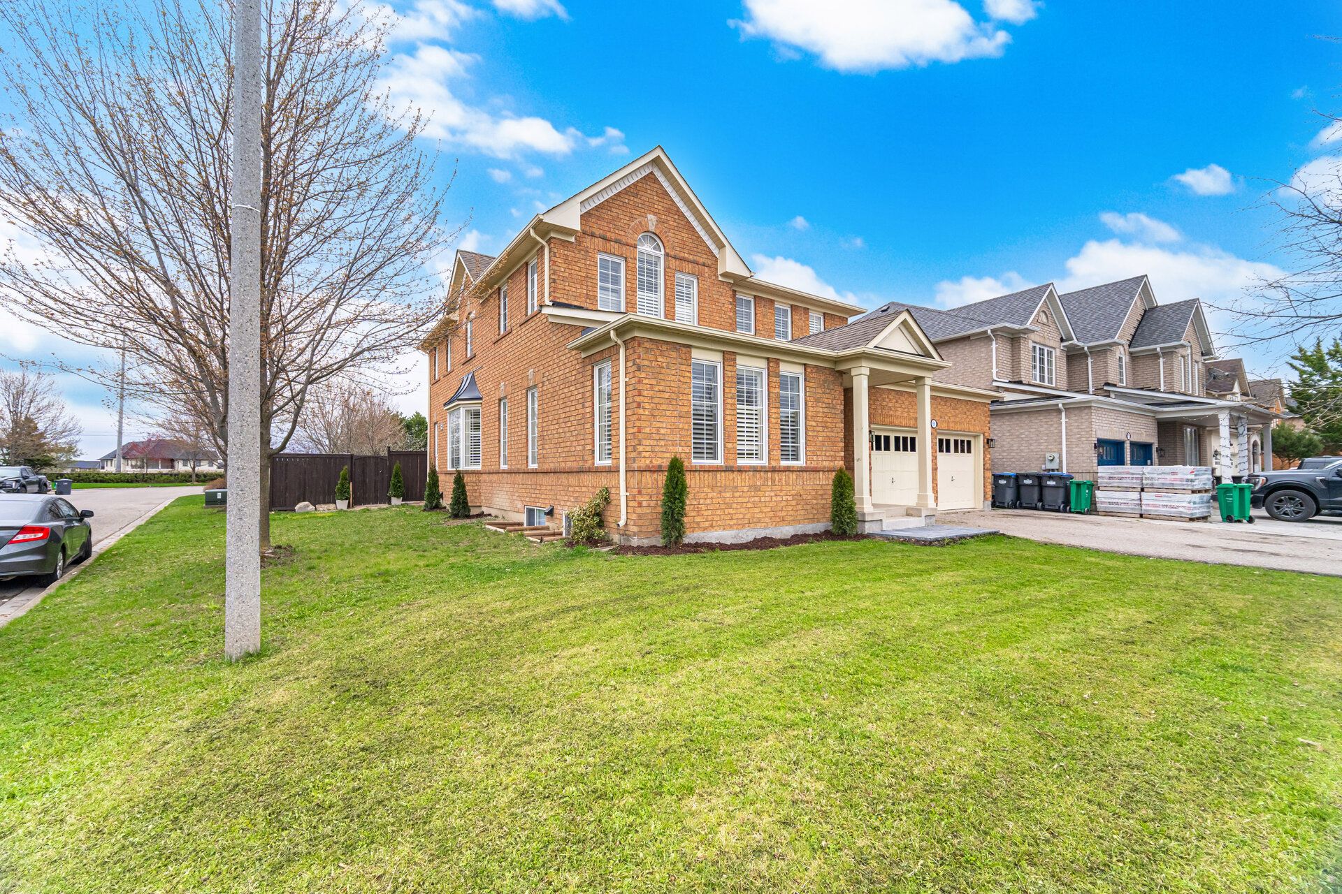 69 Bloomsbury Avenue, Brampton, On L6p 1s6