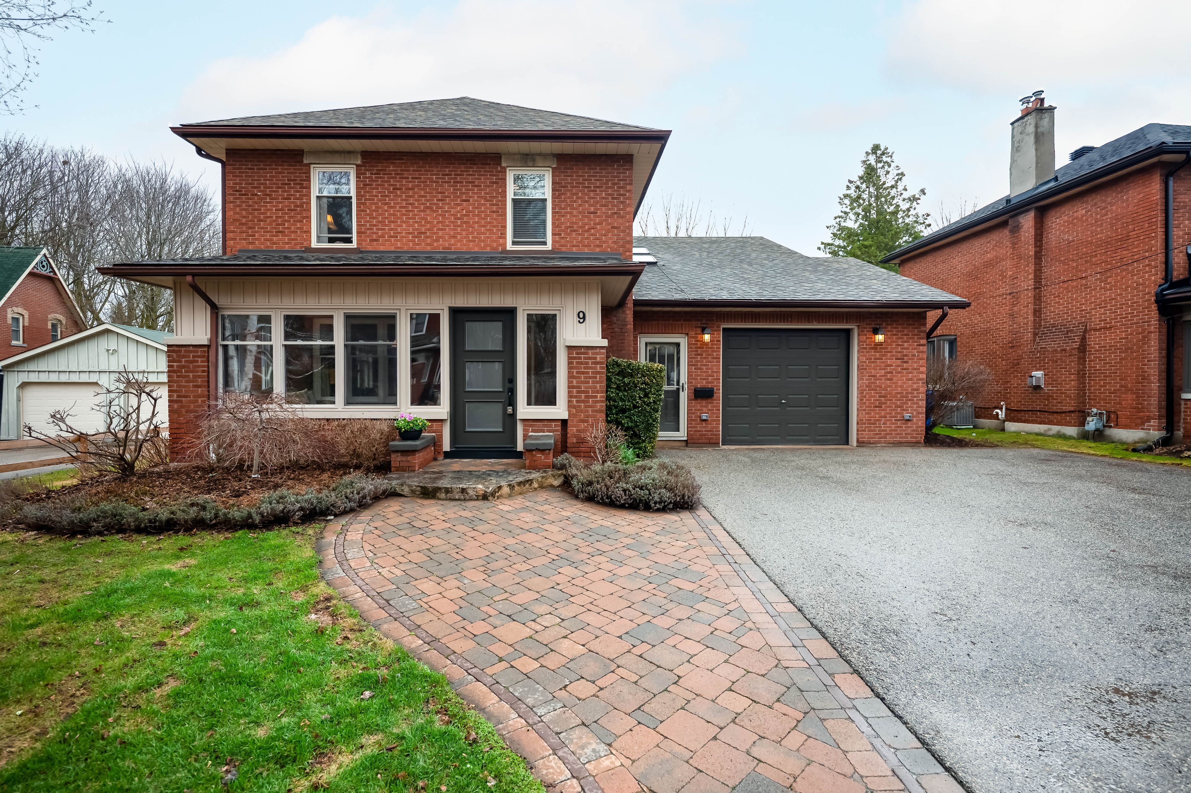 9 Wellington Street, Orangeville, On L9w 2l2