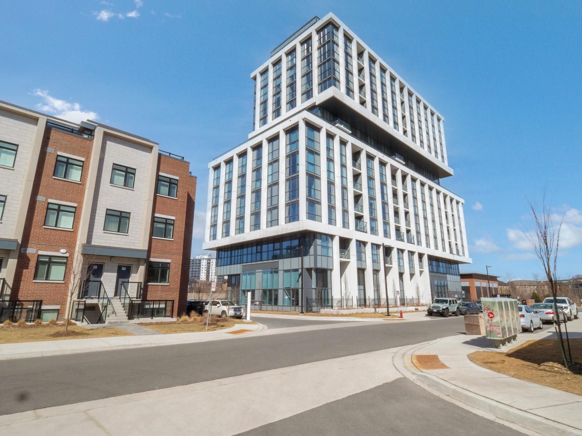 1063 Douglas Mccurdy Comm 701, Mississauga, On L5g 0c5