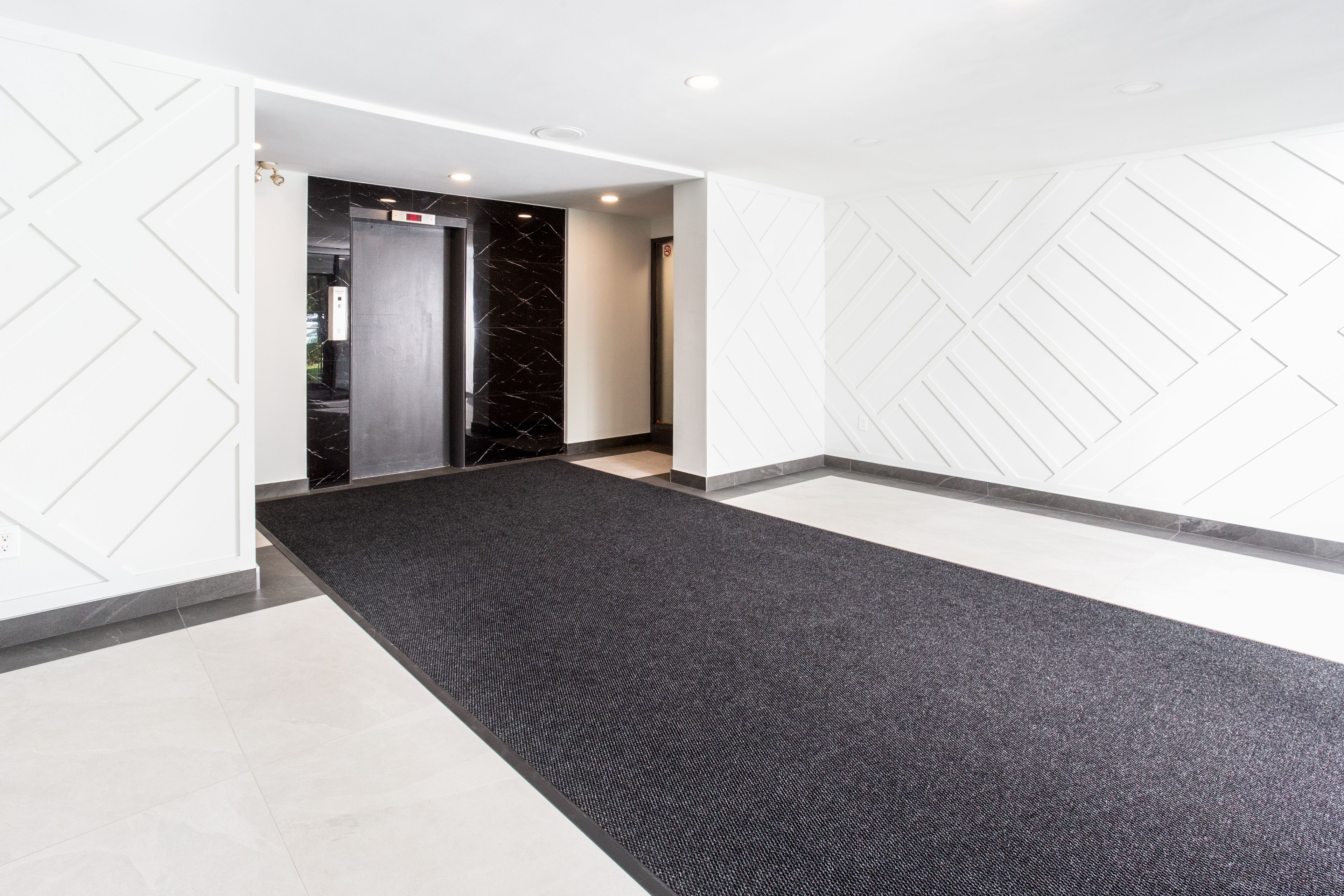 5 Hill Heights Road 307, Toronto, On M8y 1y9