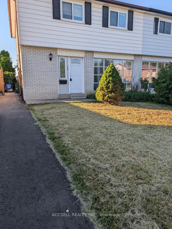 40 Flamingo Crescent, Brampton, On L6t 2g5