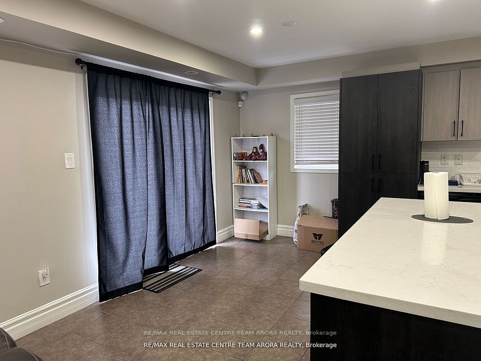 50 Baycliffe Crescent, Brampton, On L7a 3z4