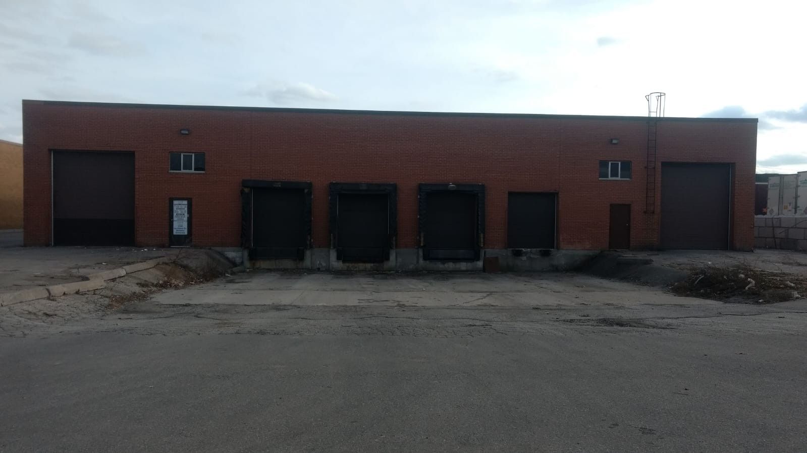 2395 Lucknow Drive B, Mississauga, On L5s 1h9