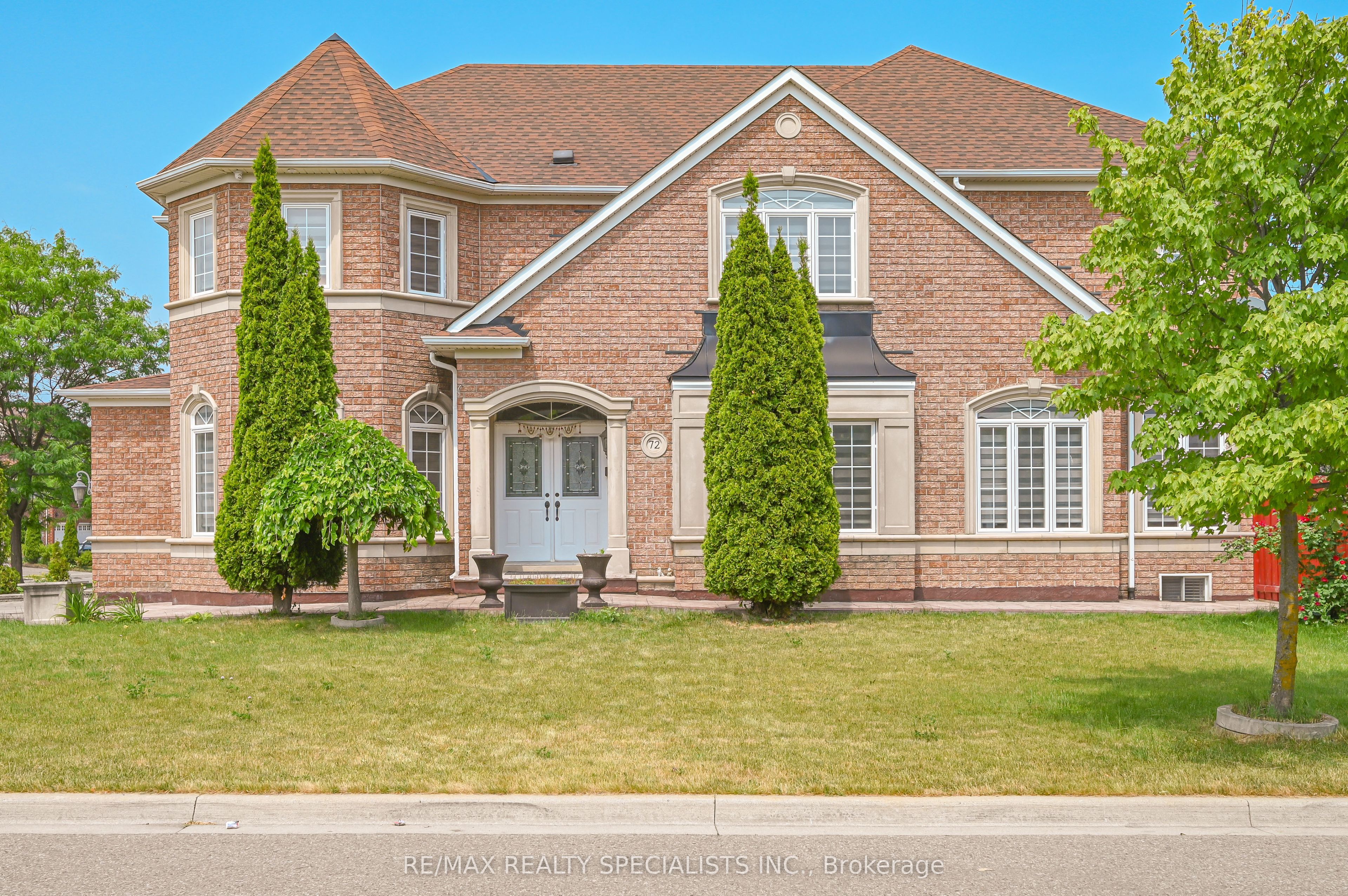 72 Village Lake Crescent, Brampton, On L6s 6k1